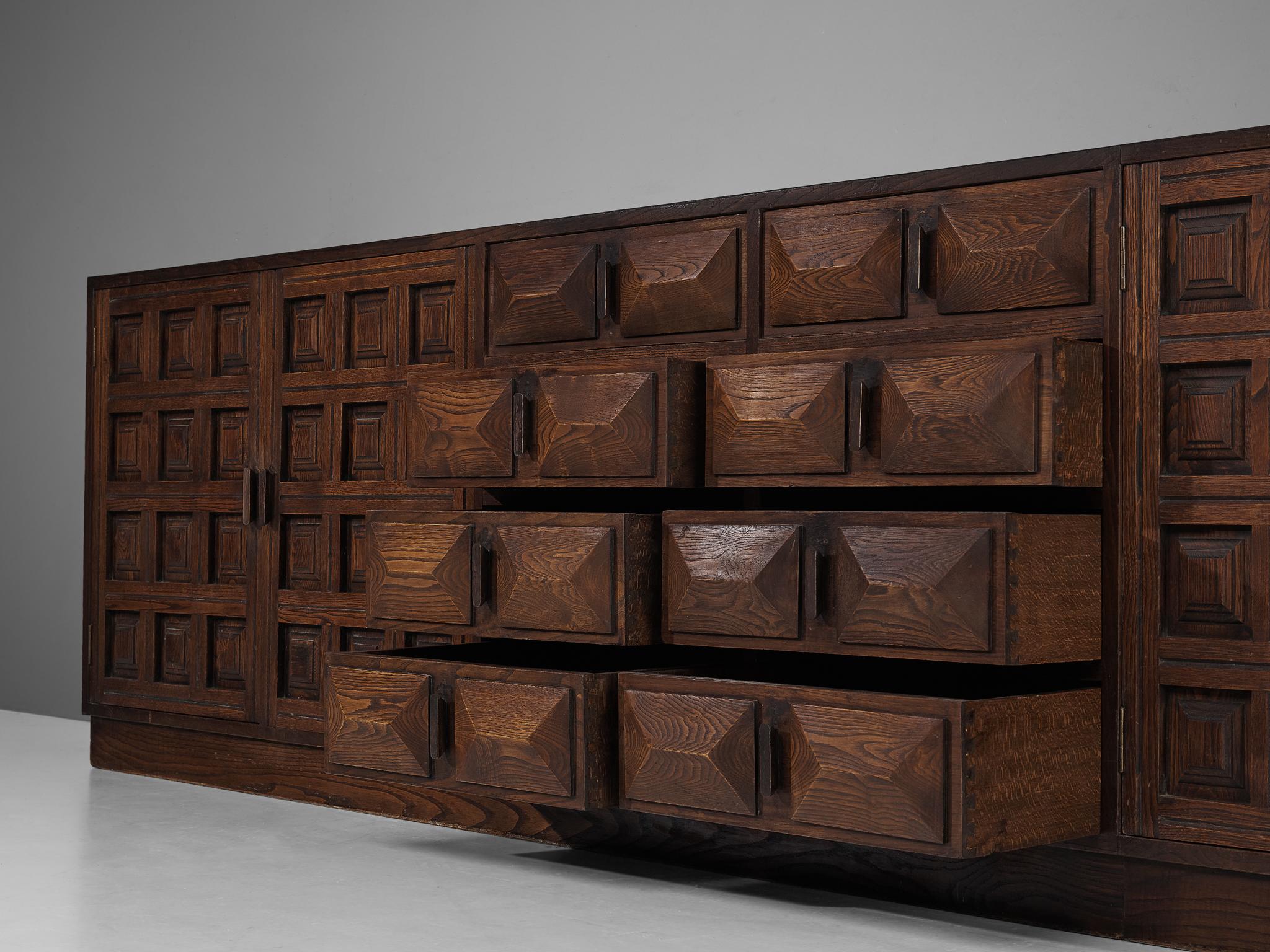 Spanish Sideboard in Oak In Good Condition In Waalwijk, NL