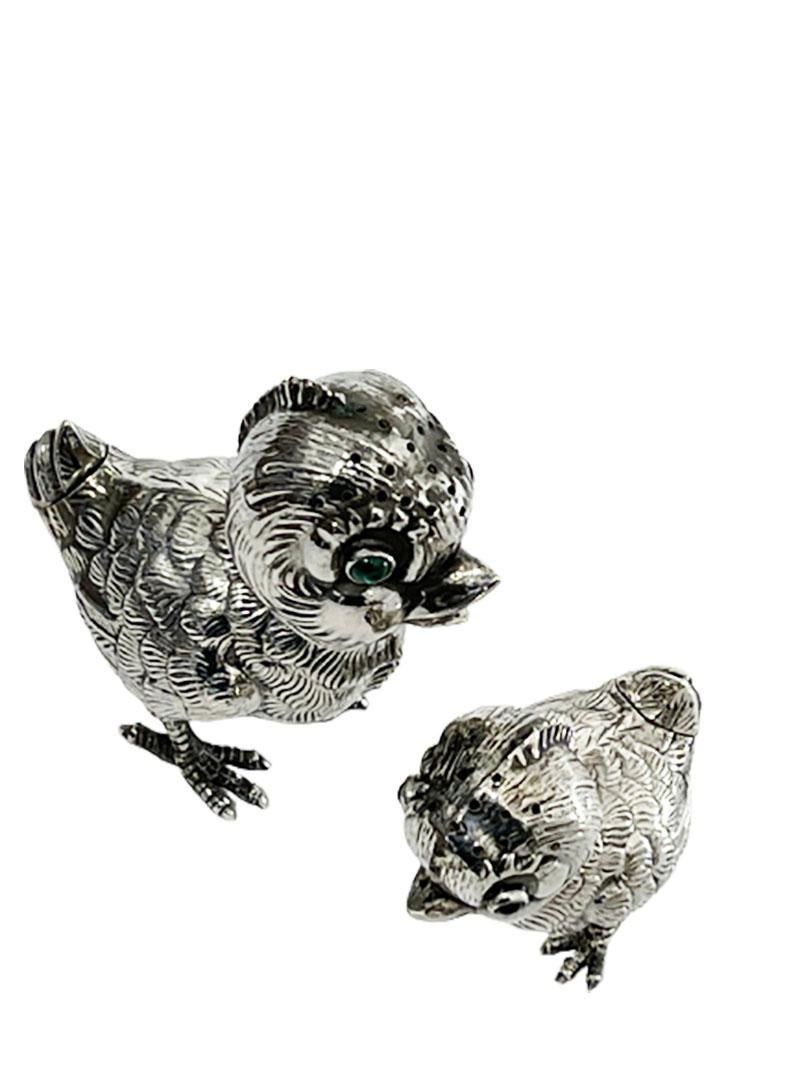 Spanish Silver Salt and Pepper Shakers in the Shape of Chicks, 1940s In Good Condition For Sale In Delft, NL