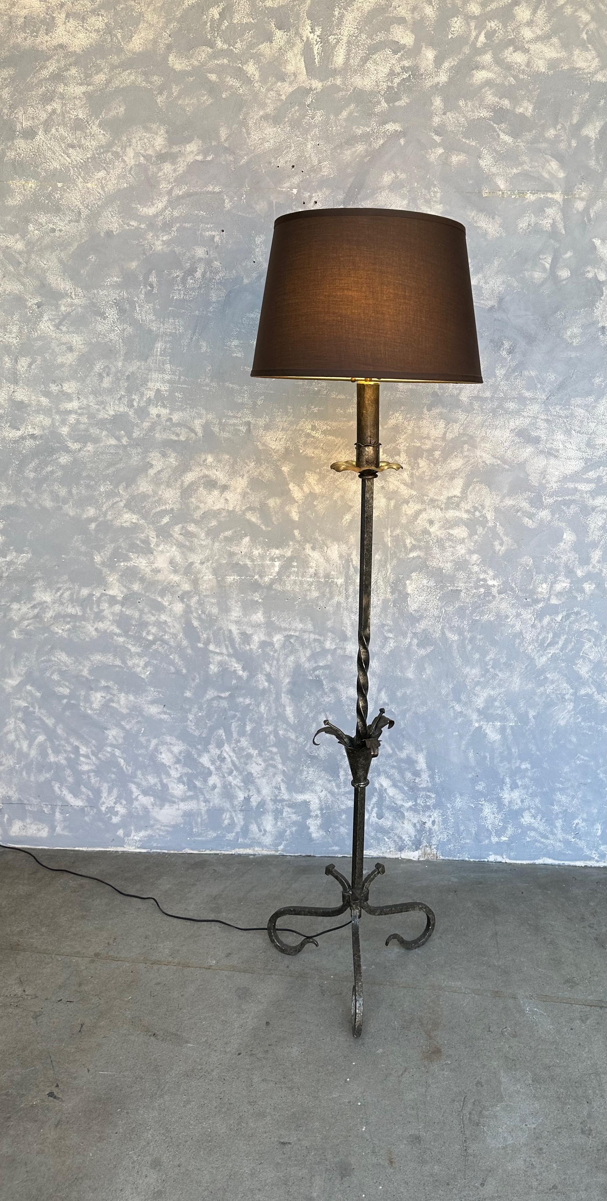Spanish Silvered Iron Floor Lamp on a Tripod Base For Sale 2