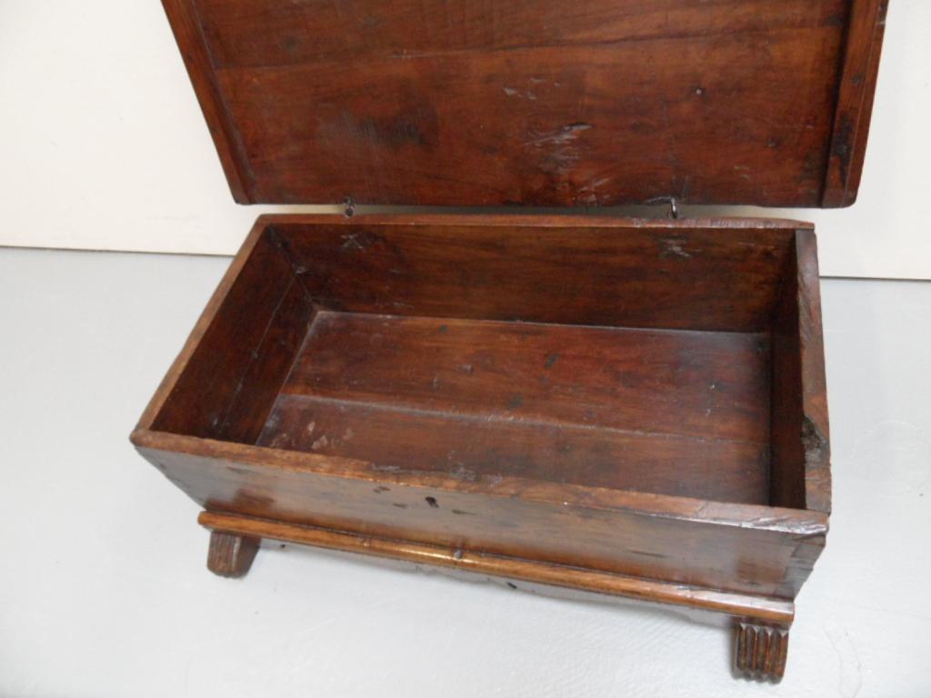 Spanish Small Chest In Good Condition For Sale In Eindhoven, Netherlands