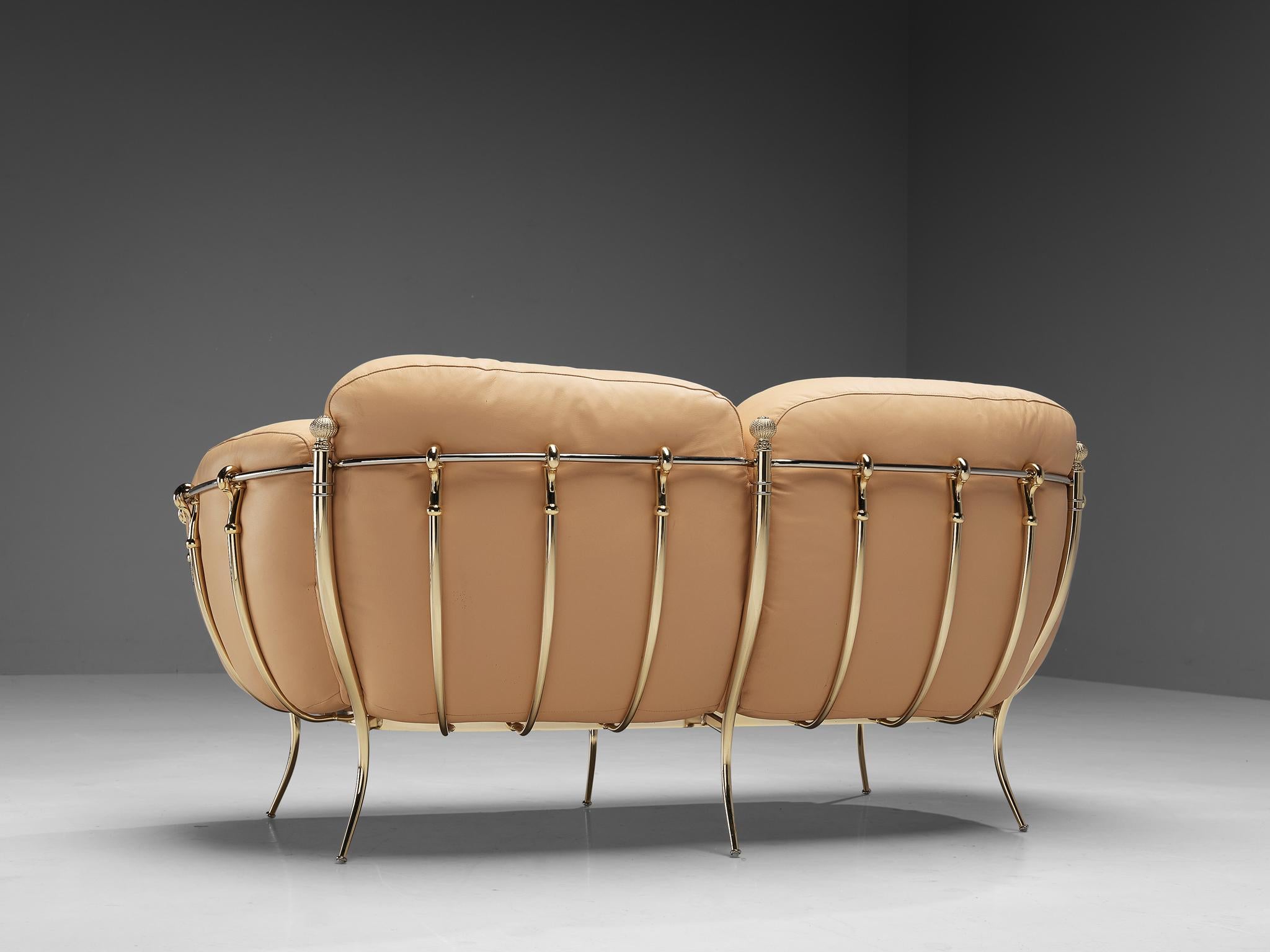 Late 20th Century Spanish Sofa in Peach Leather and Brass For Sale