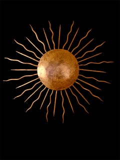 Applique solaire espagnole Crown of Light en métal doré , circa 1950