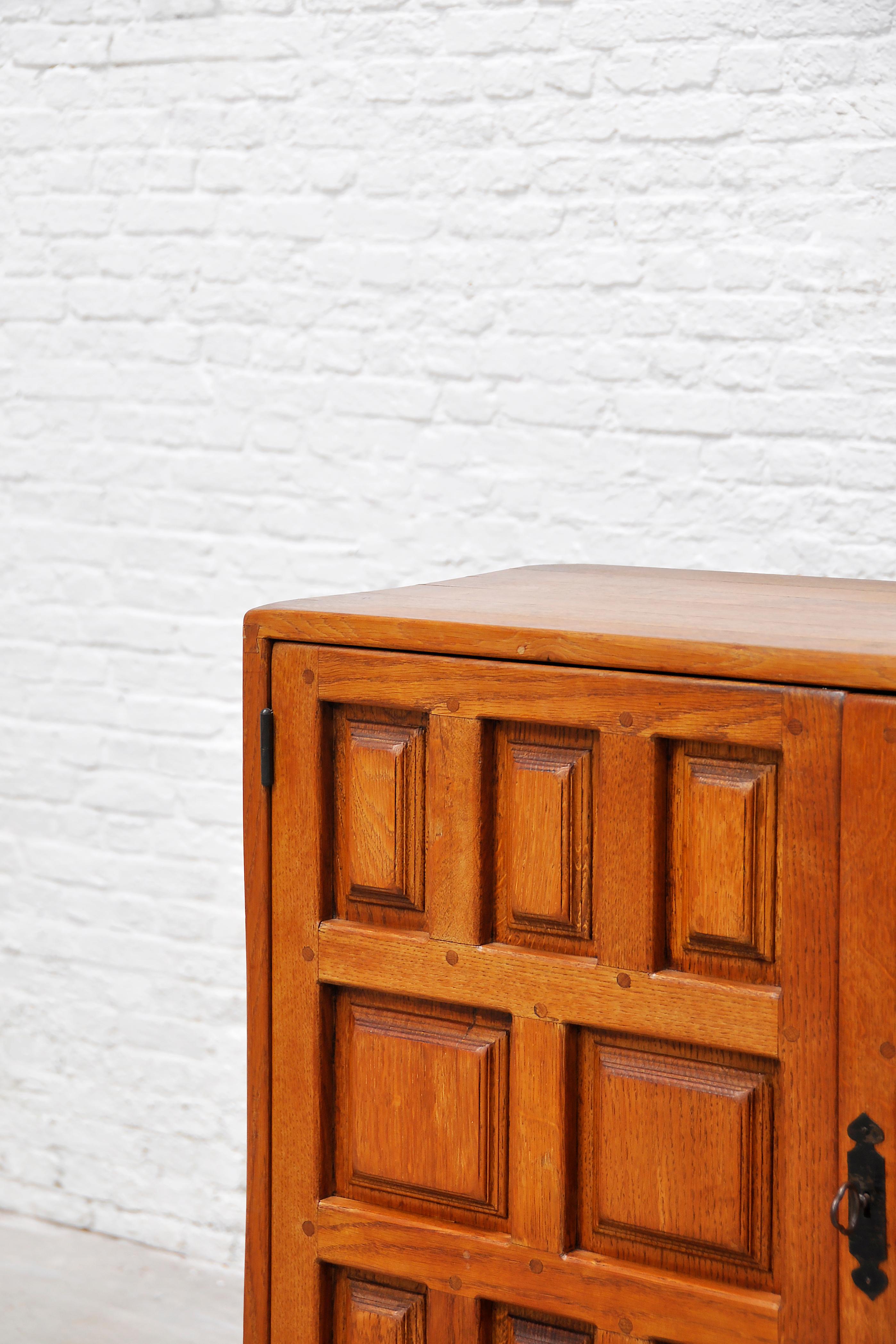Spanish Solid Oak Brutalist Cabinet with Wrought-Iron Hardware, 1940s For Sale 4