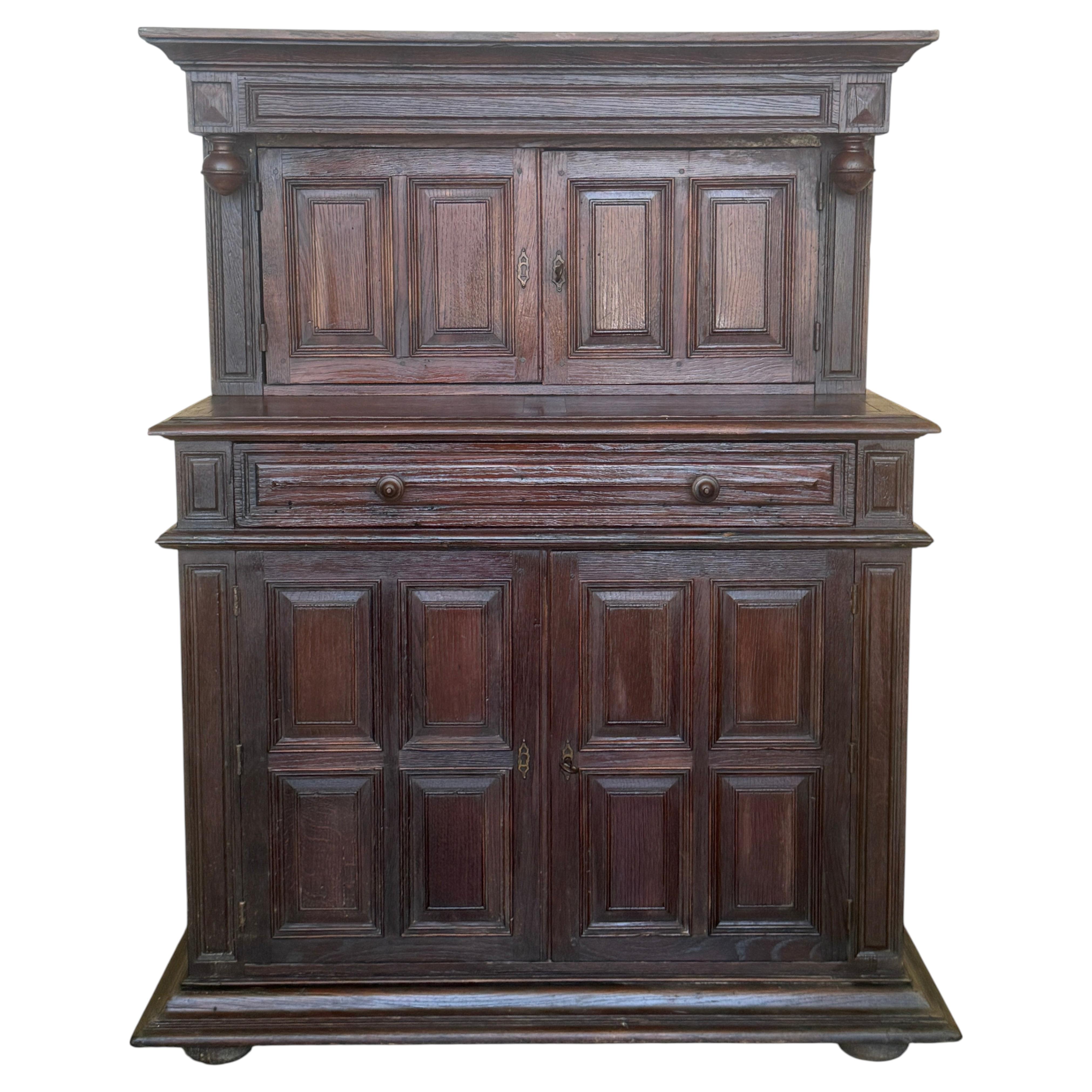 What is the difference between a sideboard and a hutch?