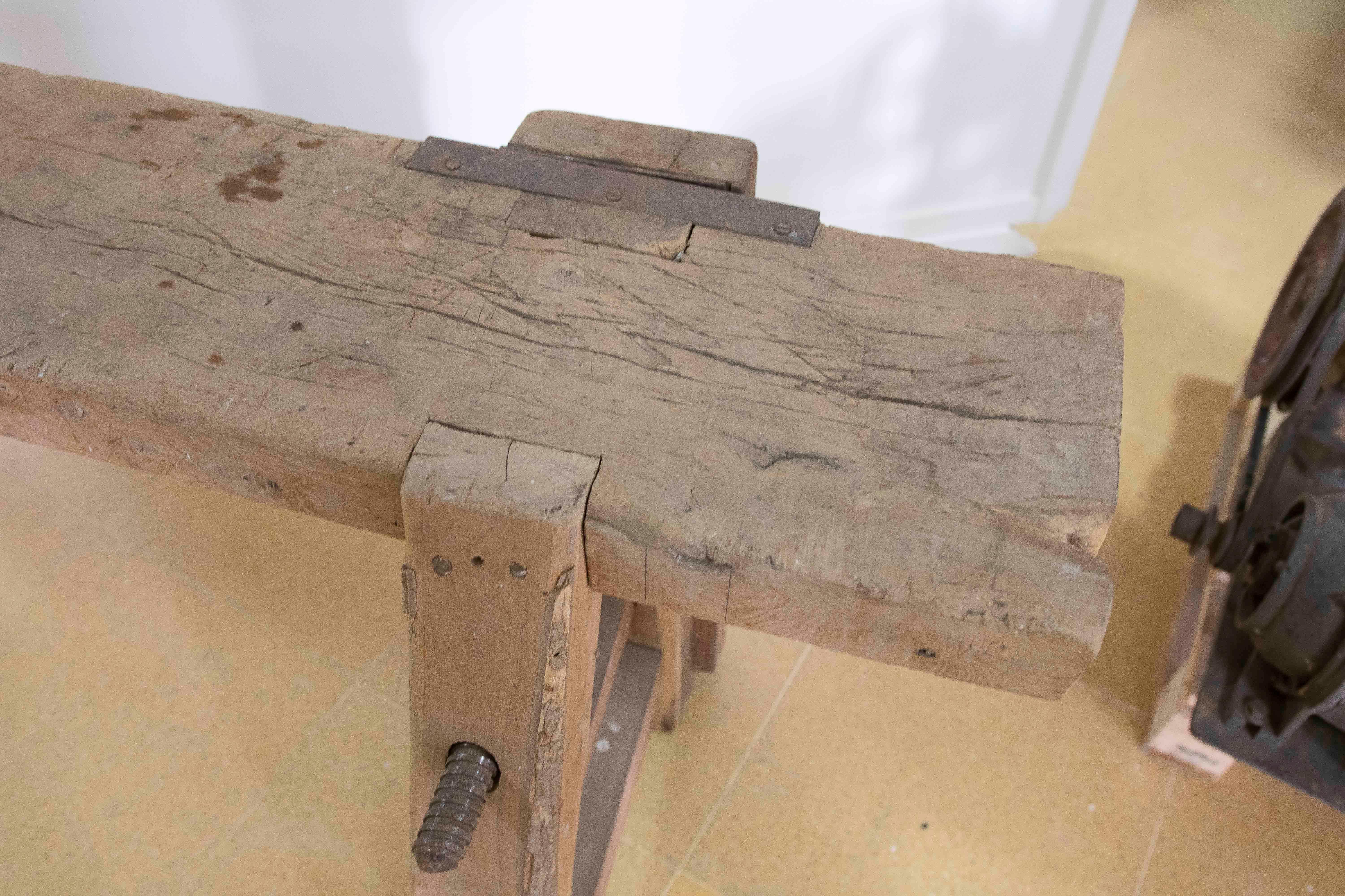 Banco de trabajo de carpintero de madera maciza española en venta 7