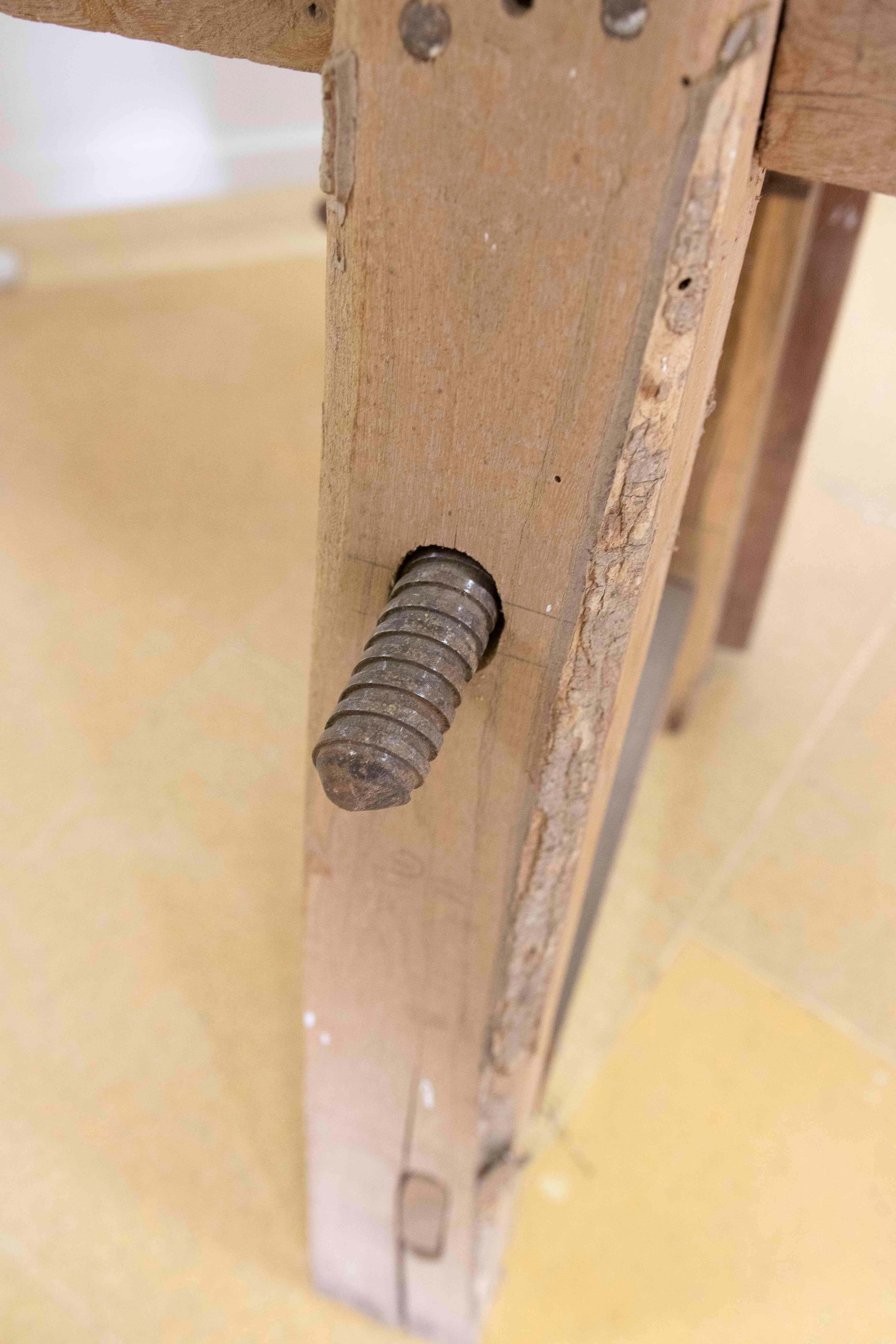 Banco de trabajo de carpintero de madera maciza española en venta 8