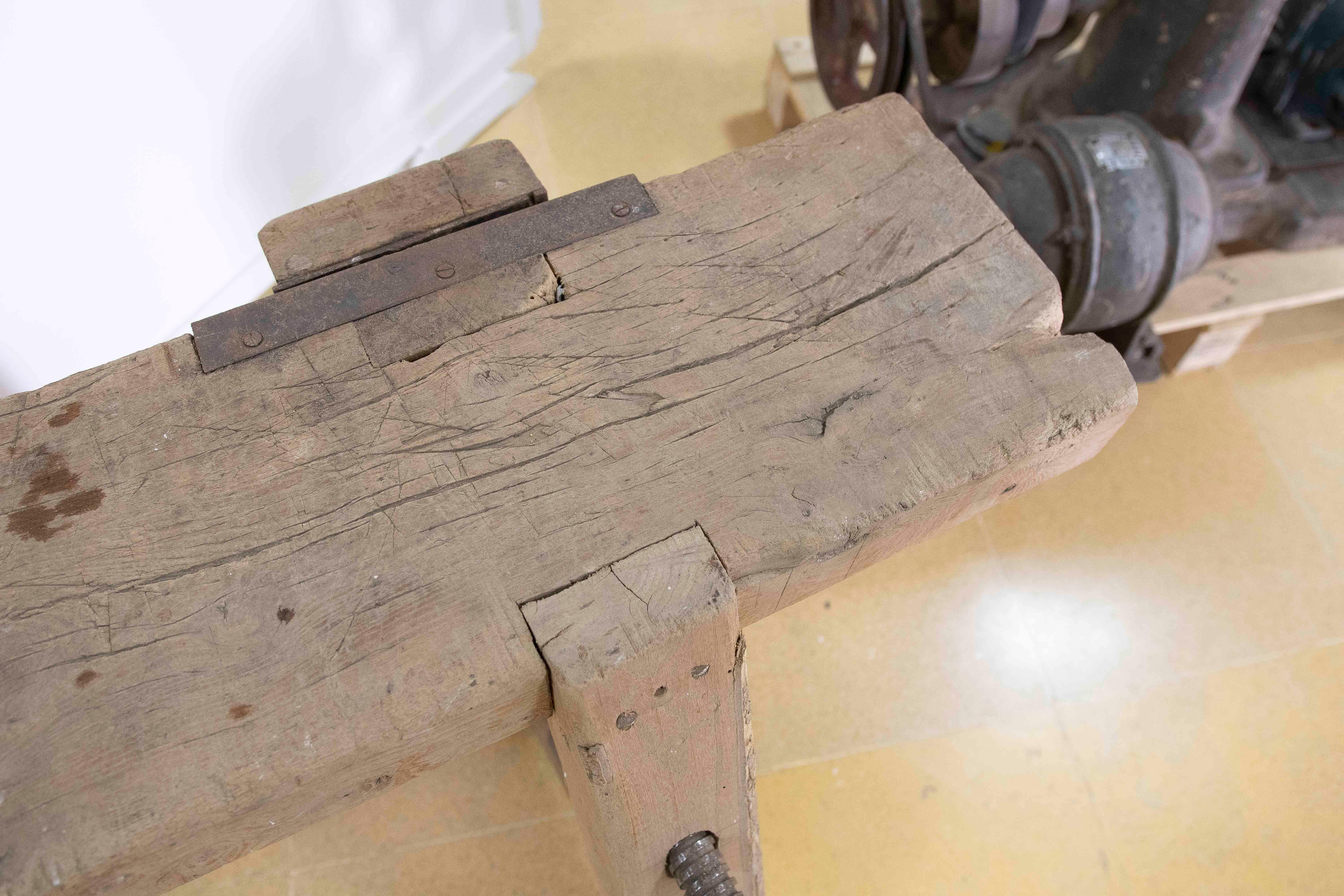 Banco de trabajo de carpintero de madera maciza española en venta 12