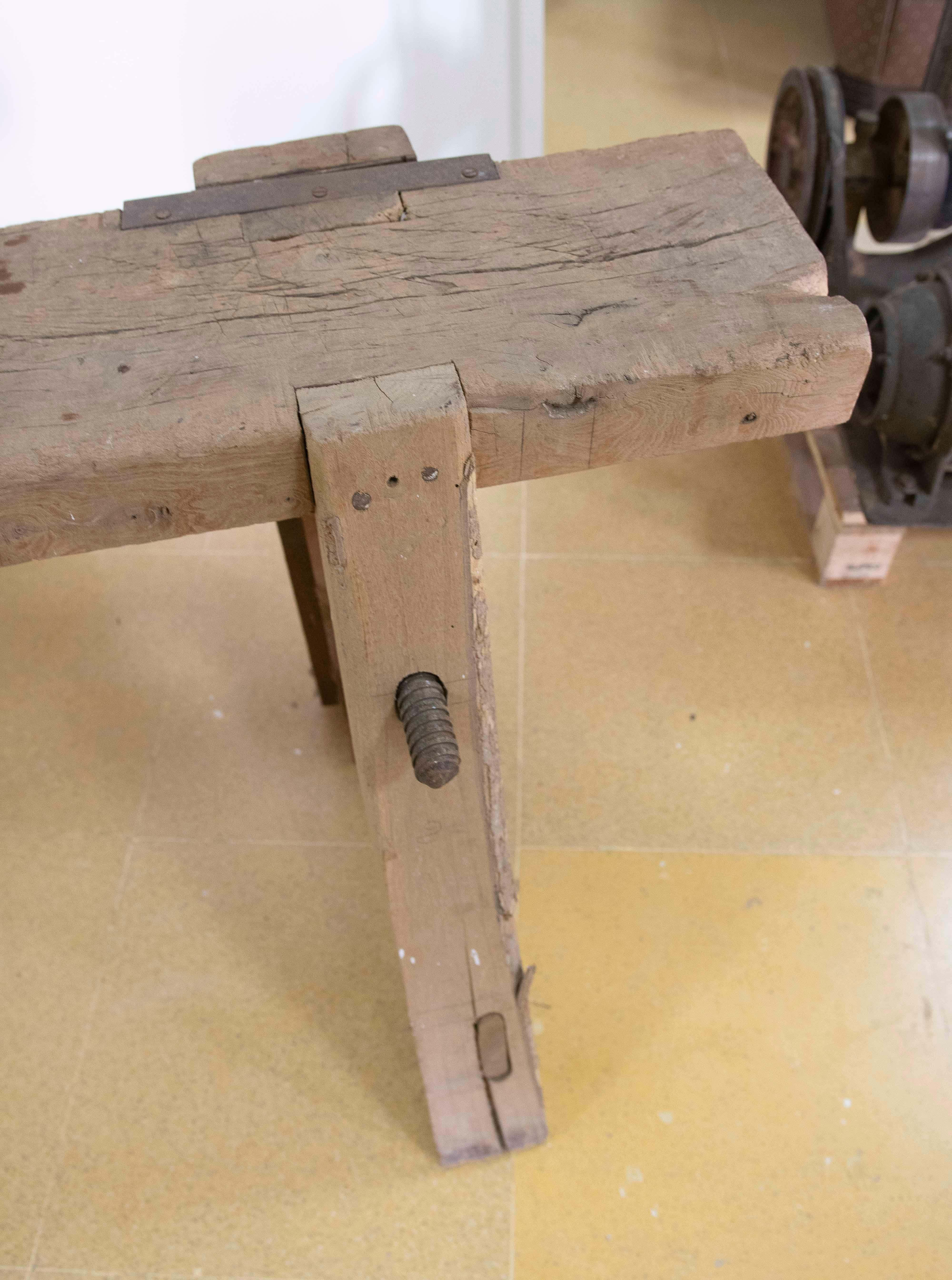 Banco de trabajo de carpintero de madera maciza española en venta 13