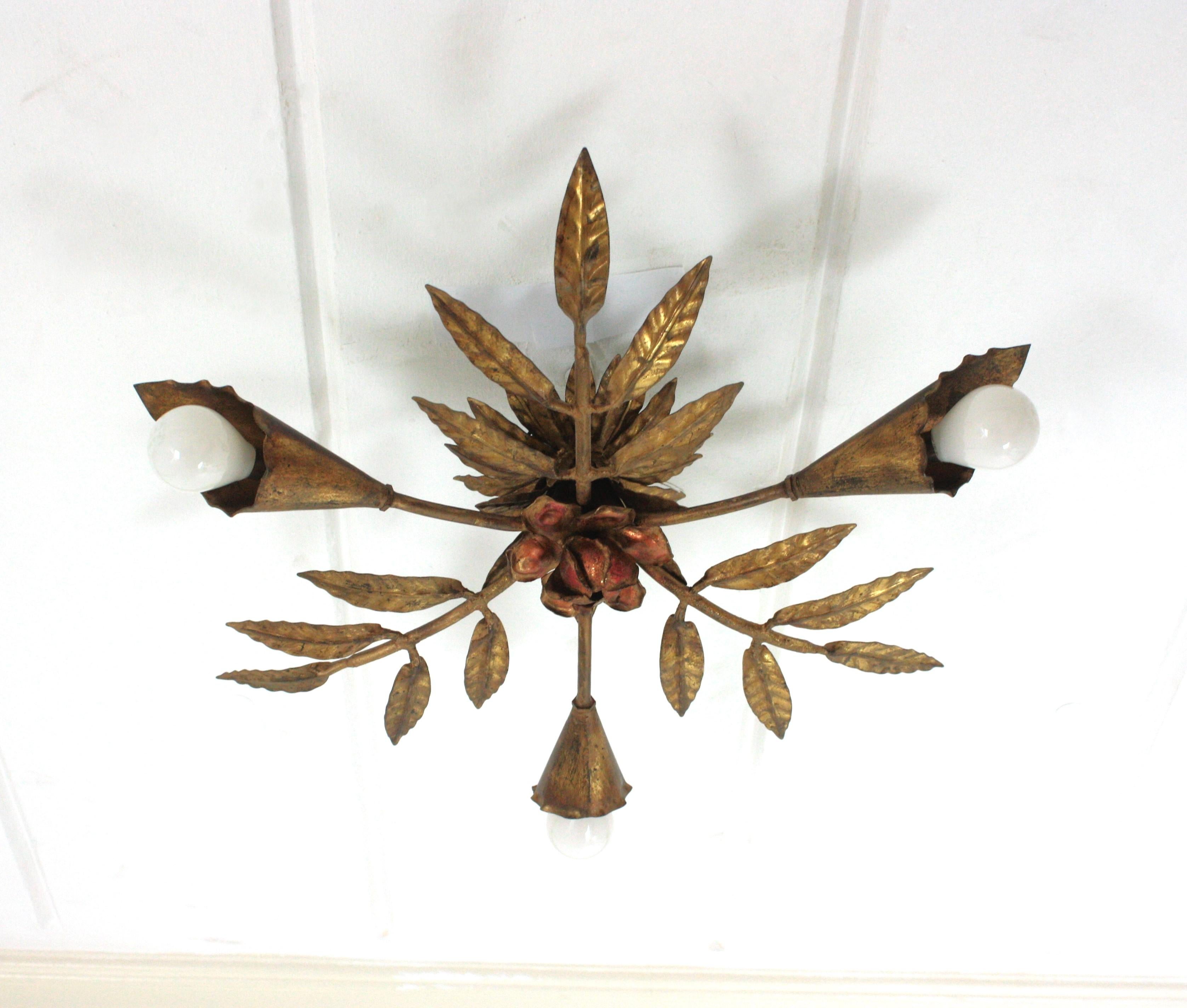 Brutalisme Spanish Starburst Sunburst Foliage Flush Mount Light Fixture in Gilt Iron (en fer doré) en vente