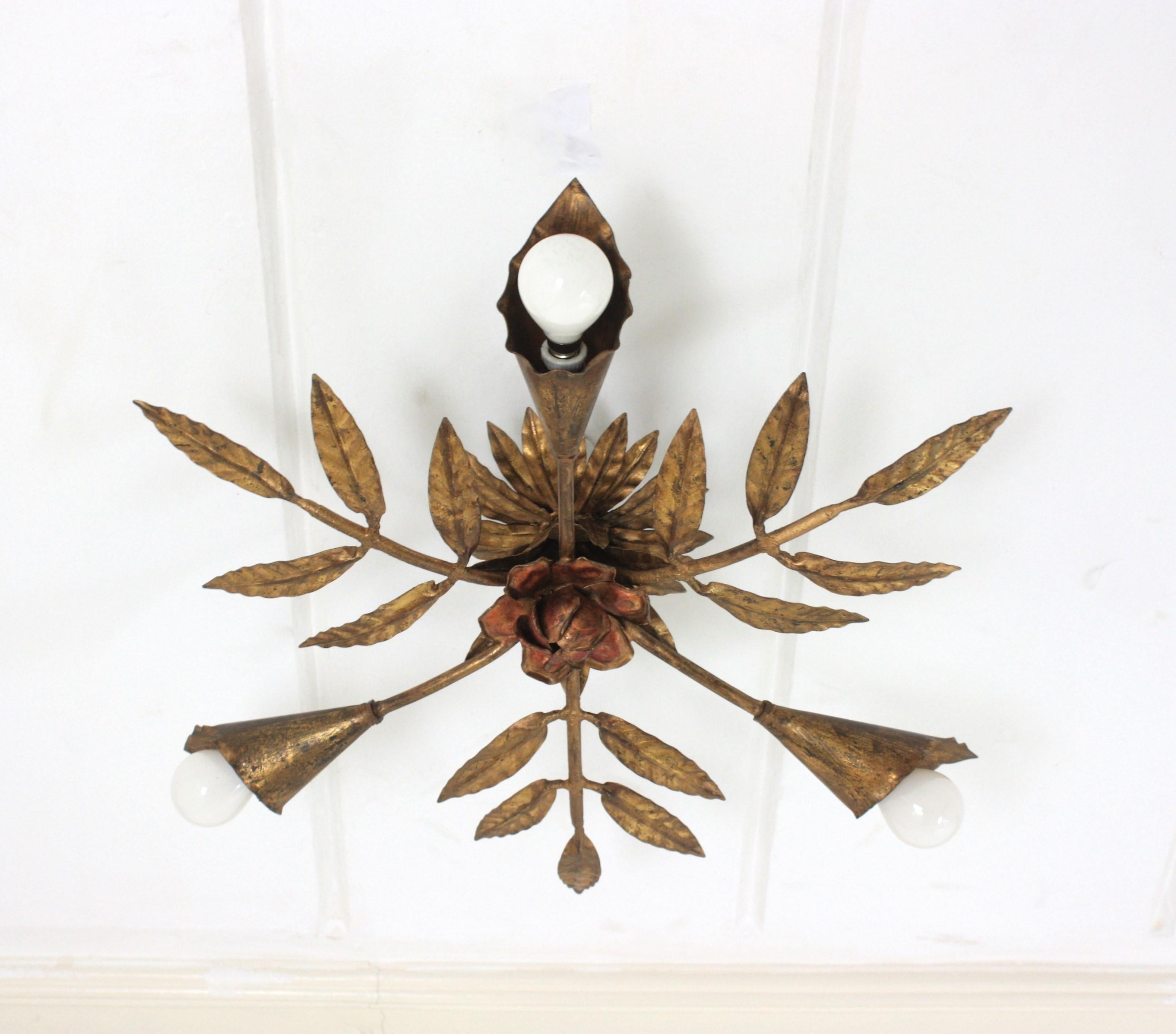 Spanish Starburst Sunburst Foliage Flush Mount Light Fixture in Gilt Iron (en fer doré) Bon état - En vente à Barcelona, ES