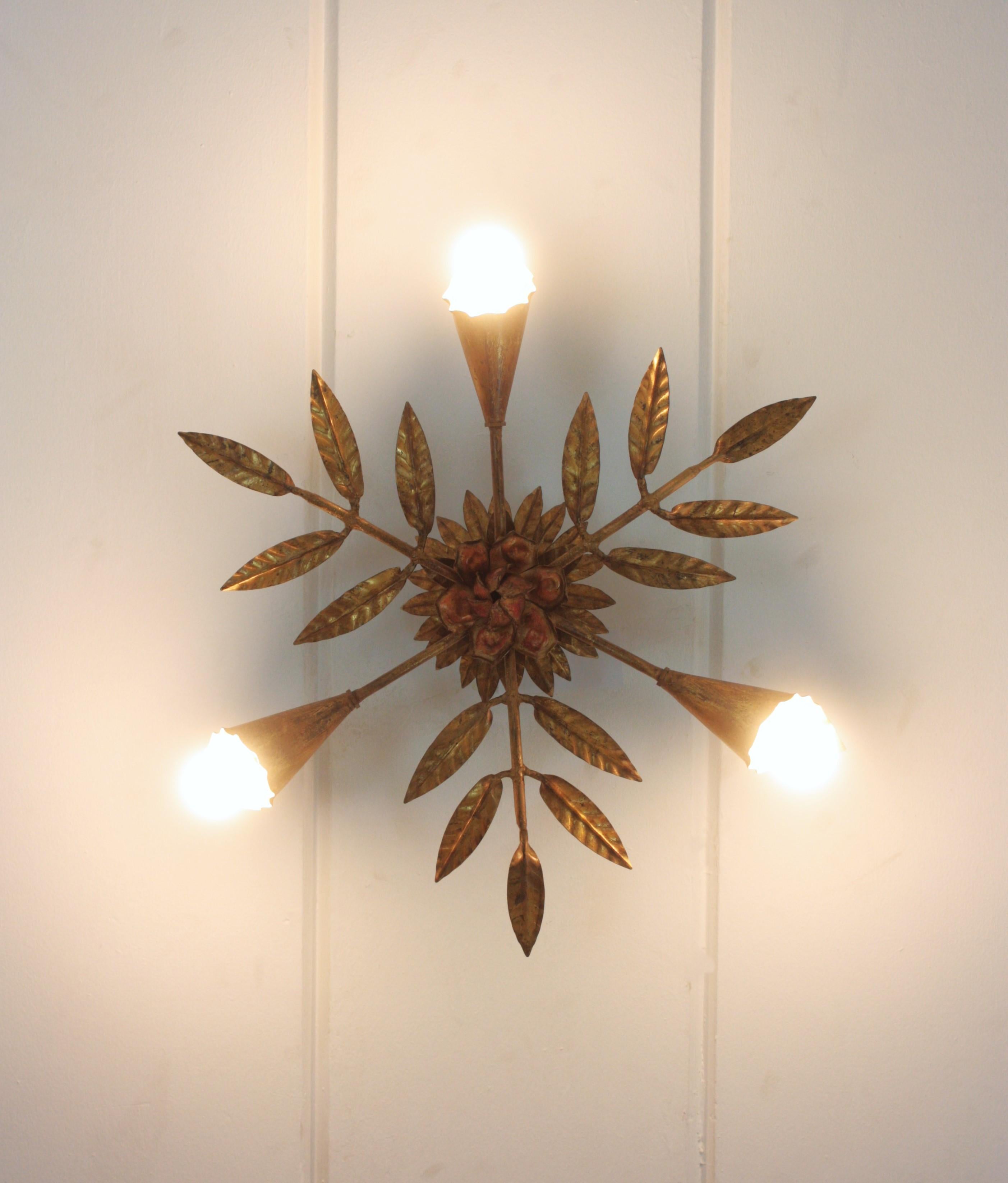 Spanish Starburst Sunburst Foliage Flush Mount Light Fixture in Gilt Iron (en fer doré) en vente 1