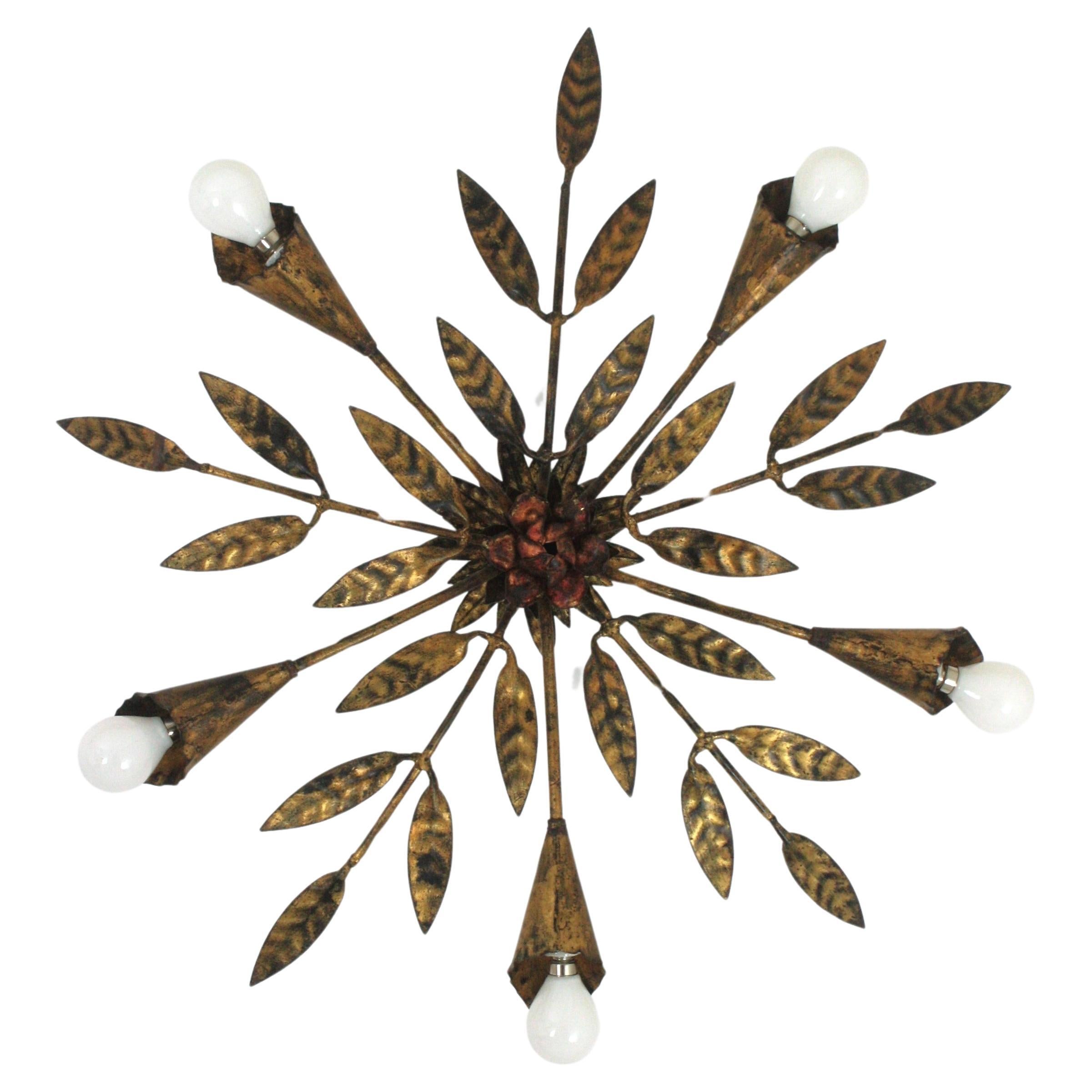 Spanische Starburst Sunburst Foliage-Leuchte / Kronleuchter aus vergoldetem Eisen