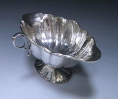 Spanish Sterling 915 Standard Silver Double-Lipped Sauce Boat by Manuel Garrido