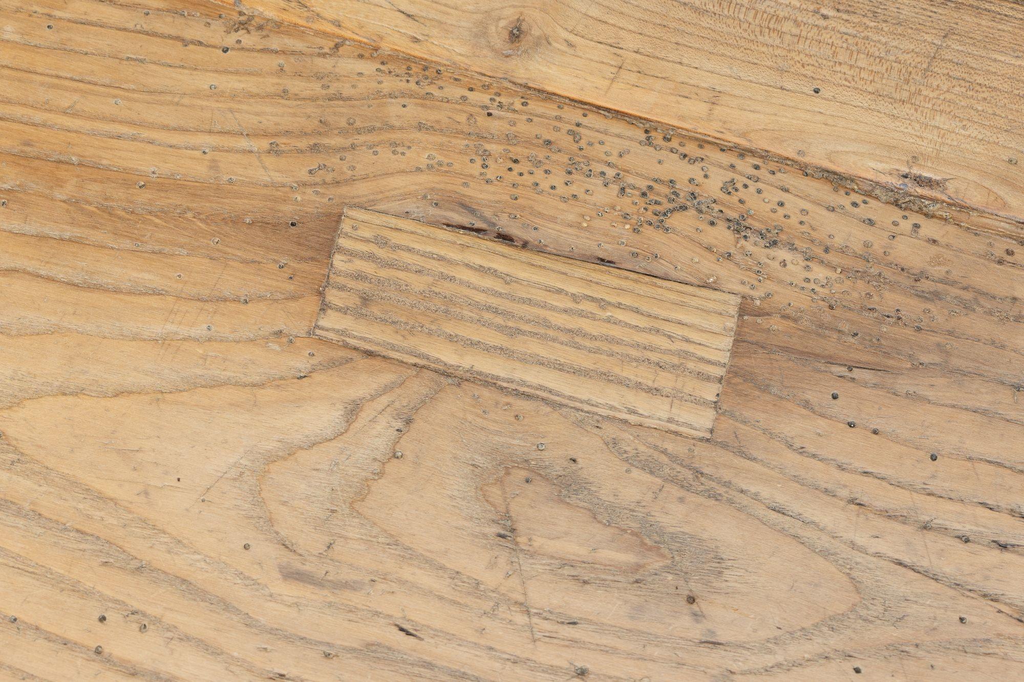 Noyer Table de salle à manger de style espagnol en vente