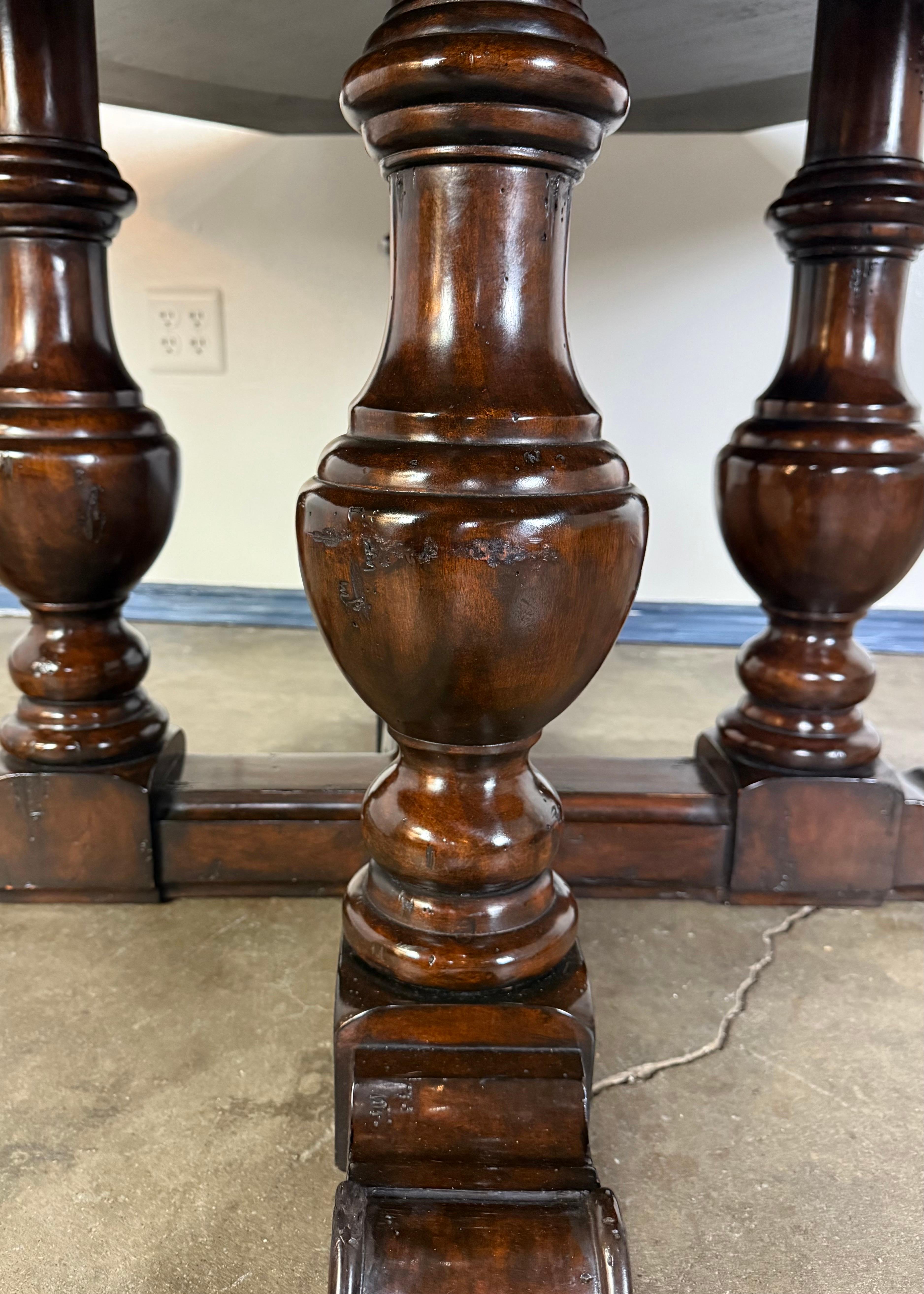 Mesa de Póquer/Comedor Octogonal Estilo Español en venta 3