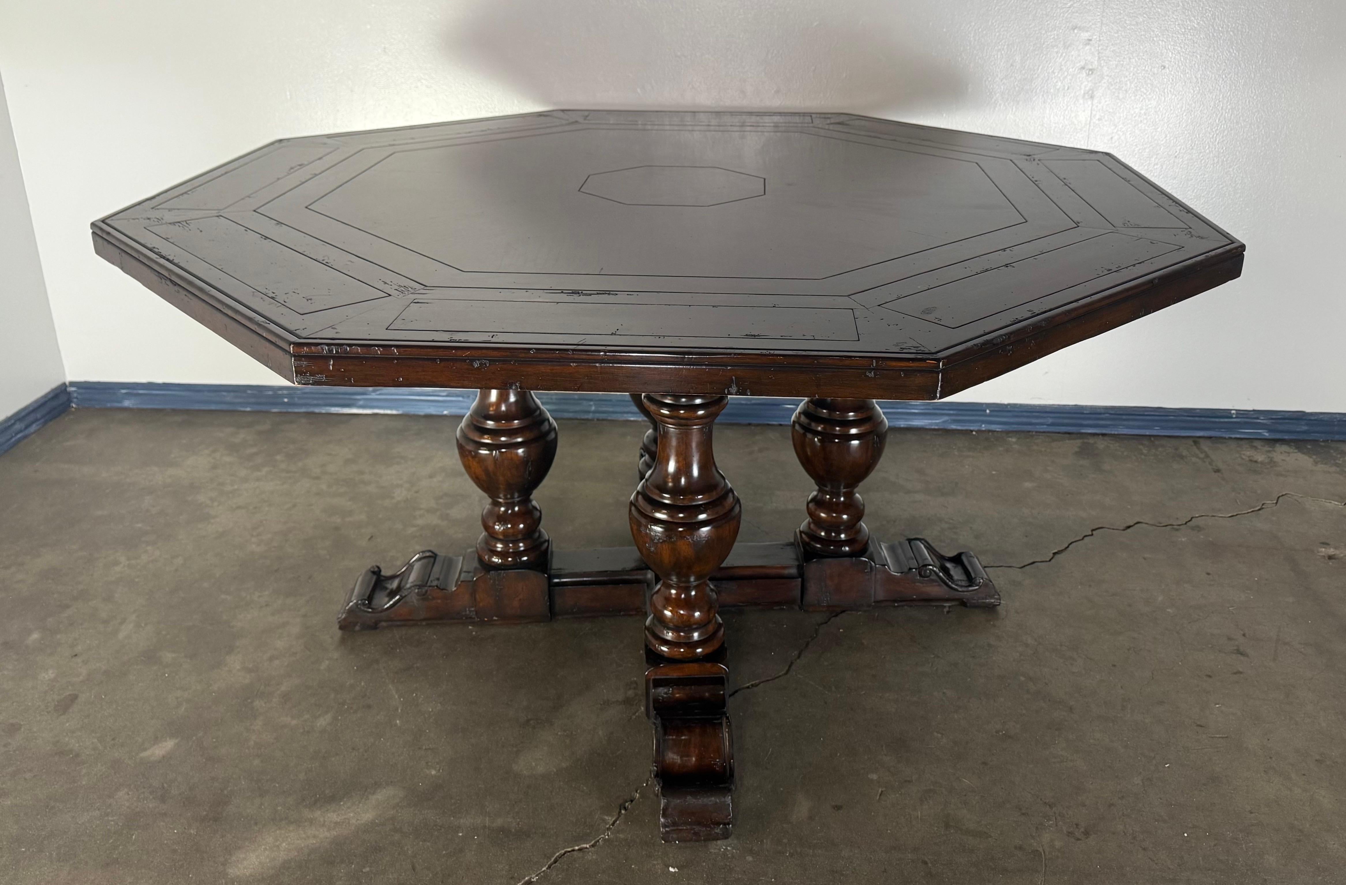 Mesa de Póquer/Comedor Octogonal Estilo Español Colonial español en venta