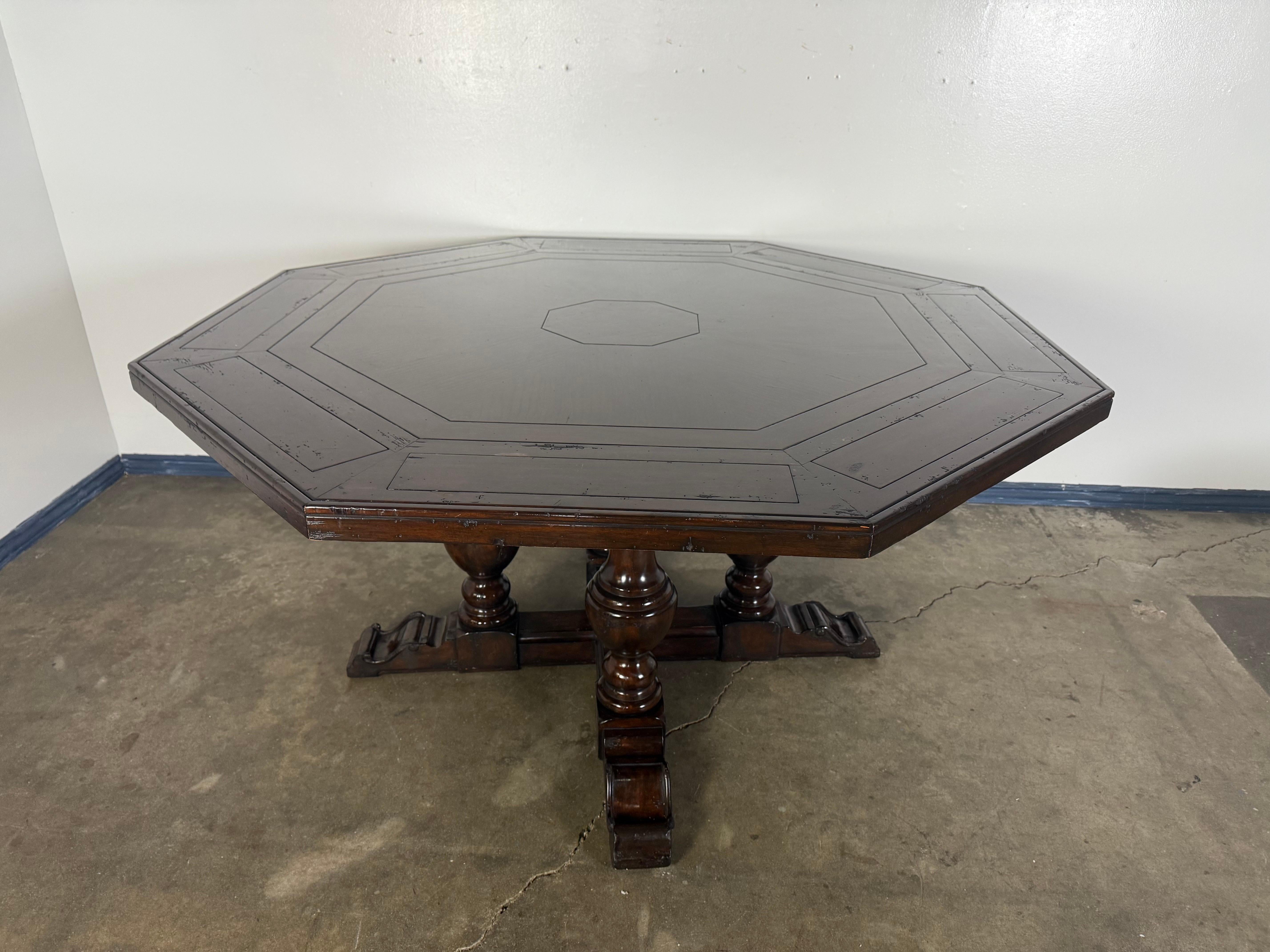 Mesa de Póquer/Comedor Octogonal Estilo Español Estadounidense en venta