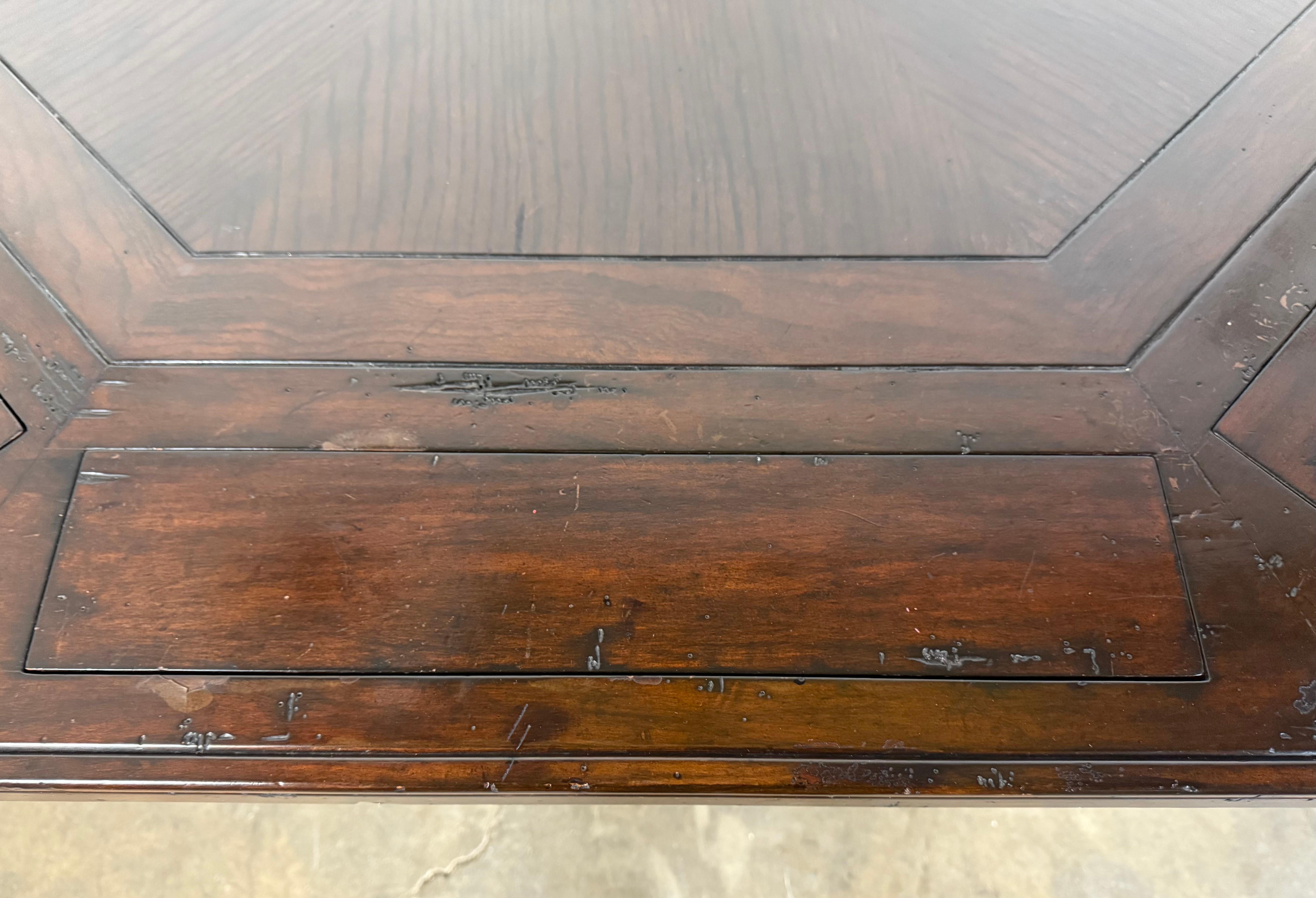 Mesa de Póquer/Comedor Octogonal Estilo Español siglo XX en venta