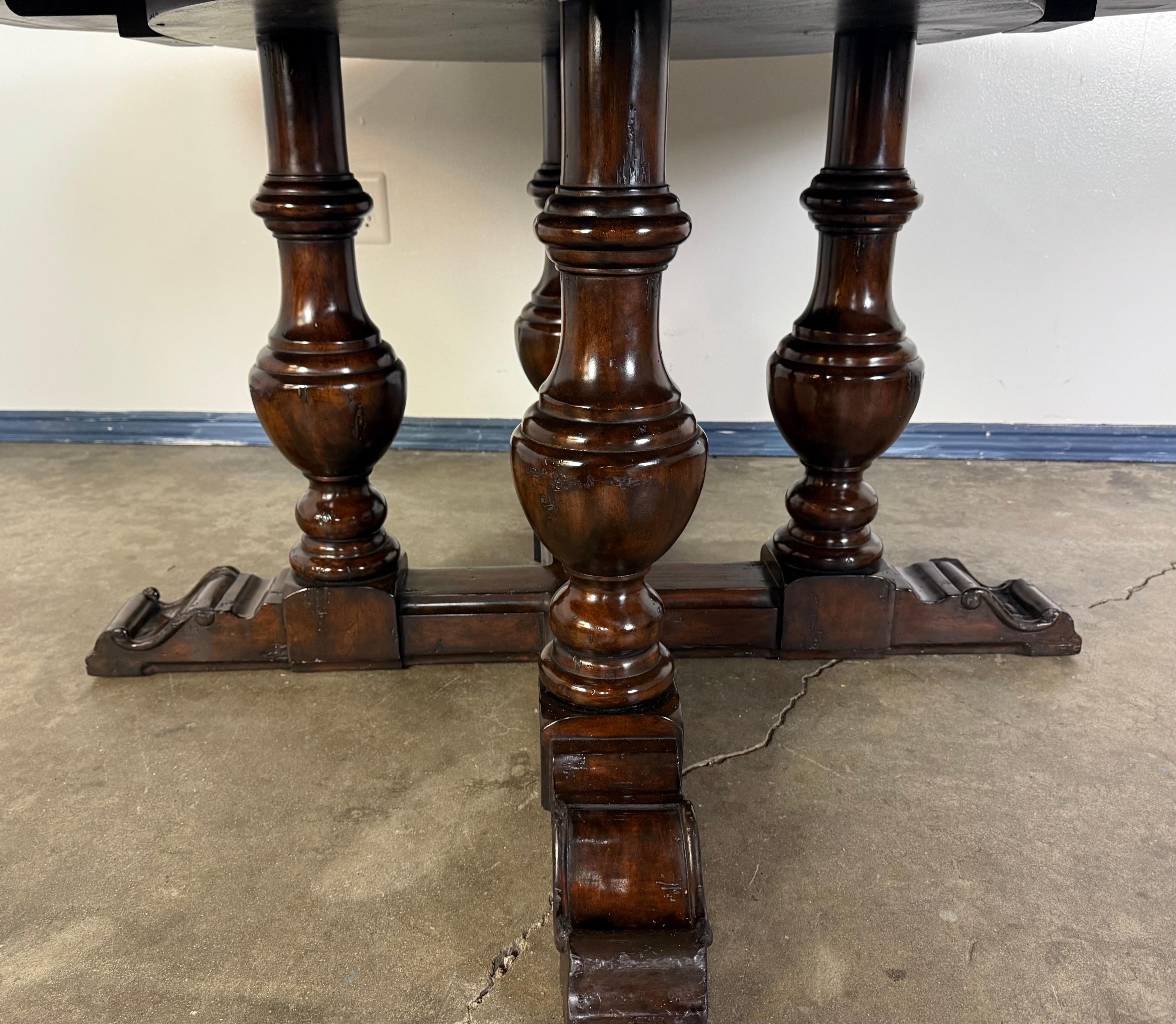 Mesa de Póquer/Comedor Octogonal Estilo Español en venta 2