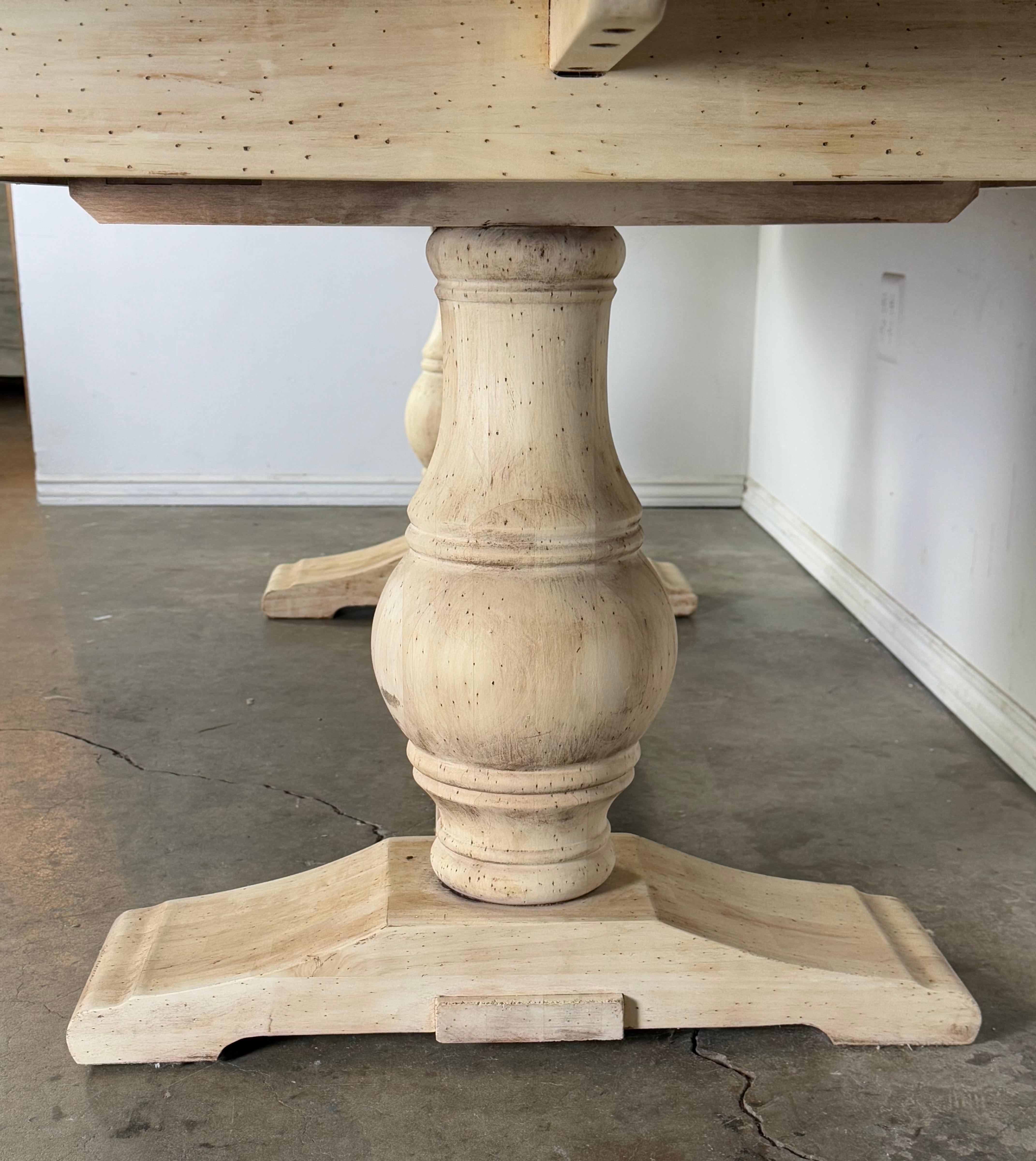 Table réfractaire de style espagnol avec rallonge, C.I.C. 1930 en vente 3
