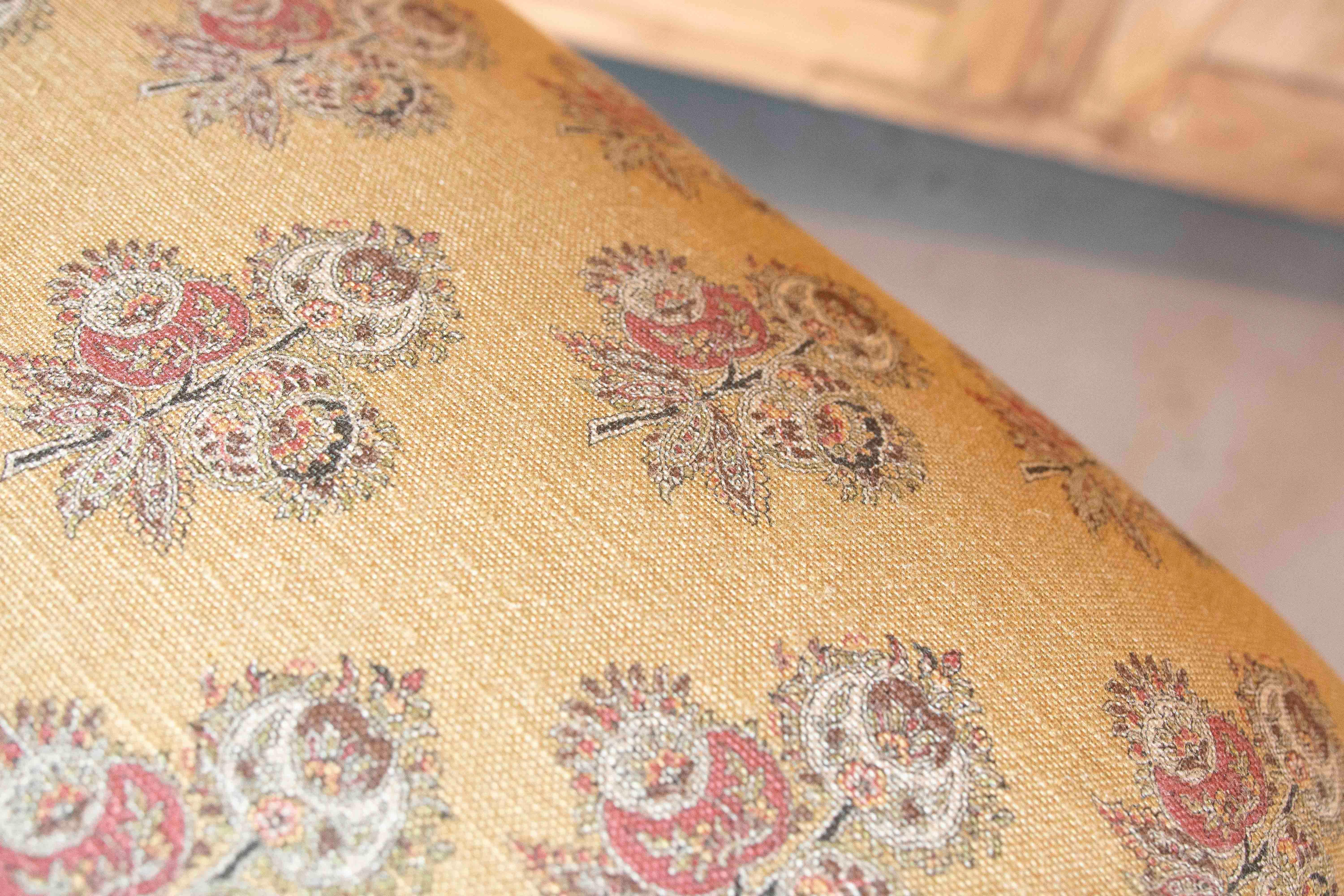 Spanish Style Upholstering Bank mit seilgewickelten Beinen im Angebot 4