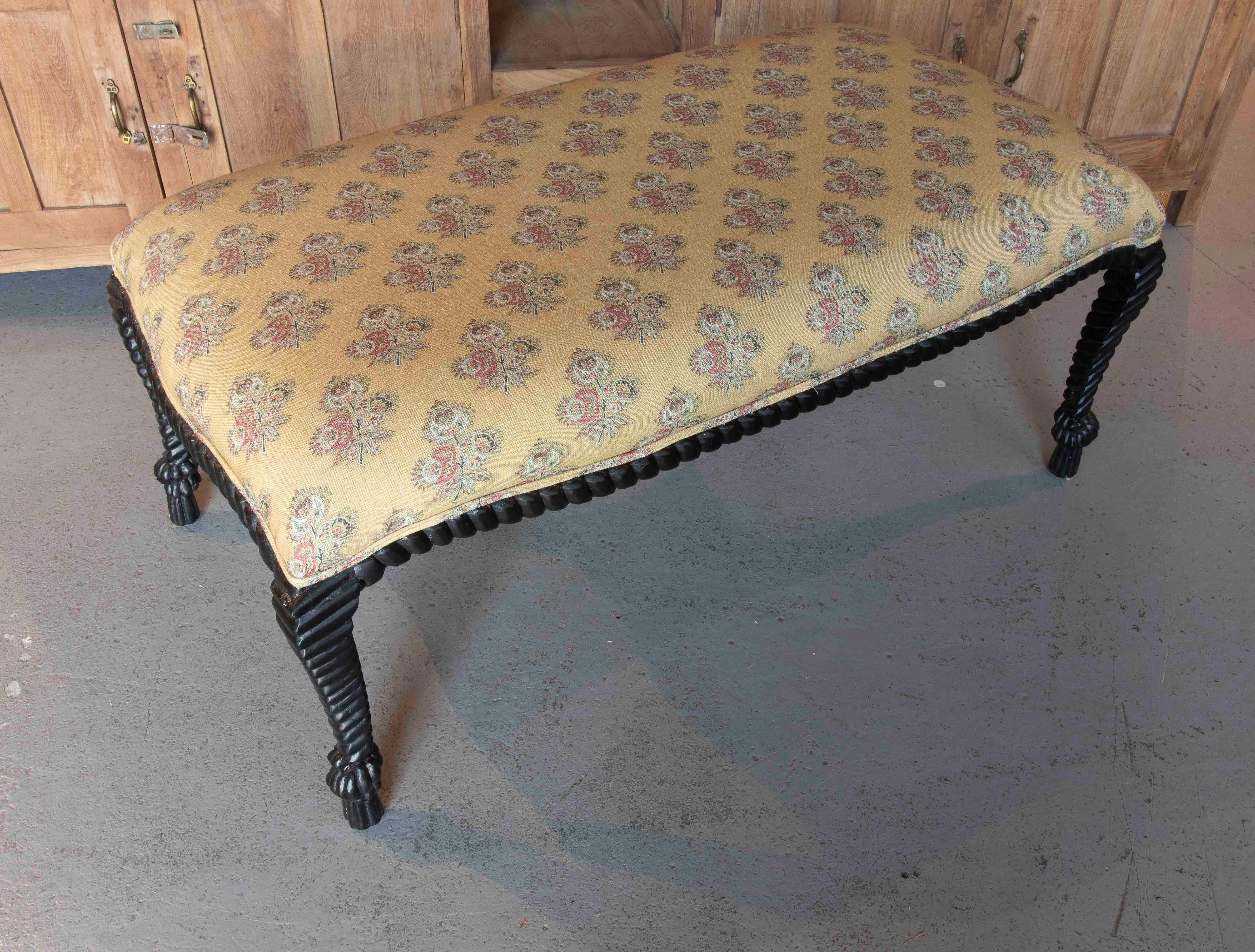 Spanish Style Upholstering Bank mit seilgewickelten Beinen (Spanisch) im Angebot
