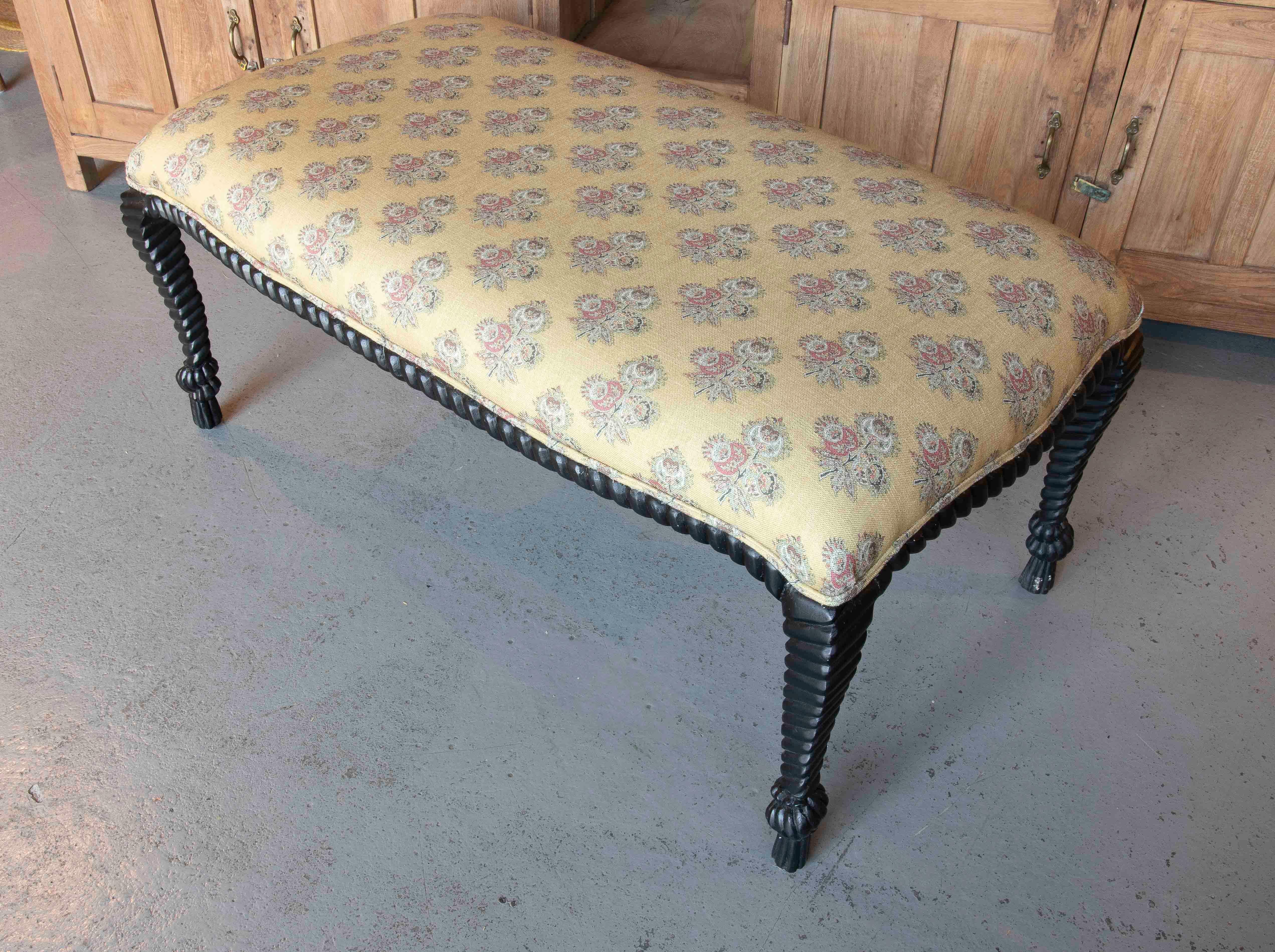 Spanish Style Upholstering Bank mit seilgewickelten Beinen (20. Jahrhundert) im Angebot