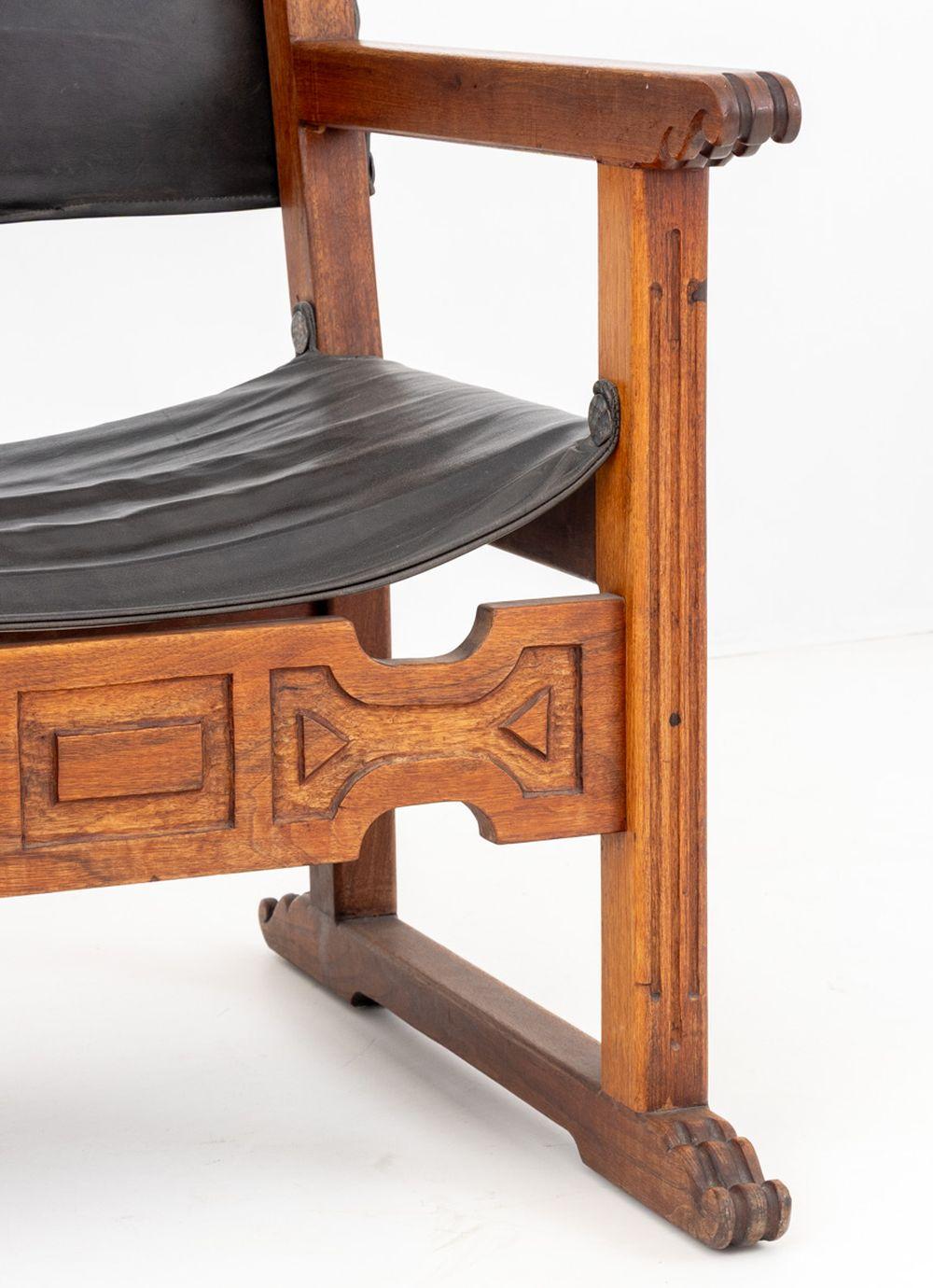 Spanish Style Walnut Armchair im Zustand „Gut“ im Angebot in Astoria, NY