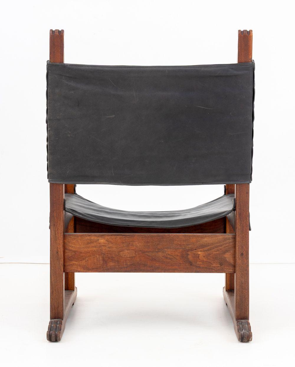 Spanish Style Walnut Armchair (Leder) im Angebot