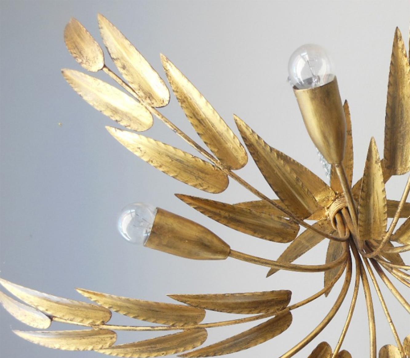 Spanische Sun Follage-Lampe oder goldenes Eisen  Blattgold-Kronleuchter 1950er Jahre (20. Jahrhundert) im Angebot