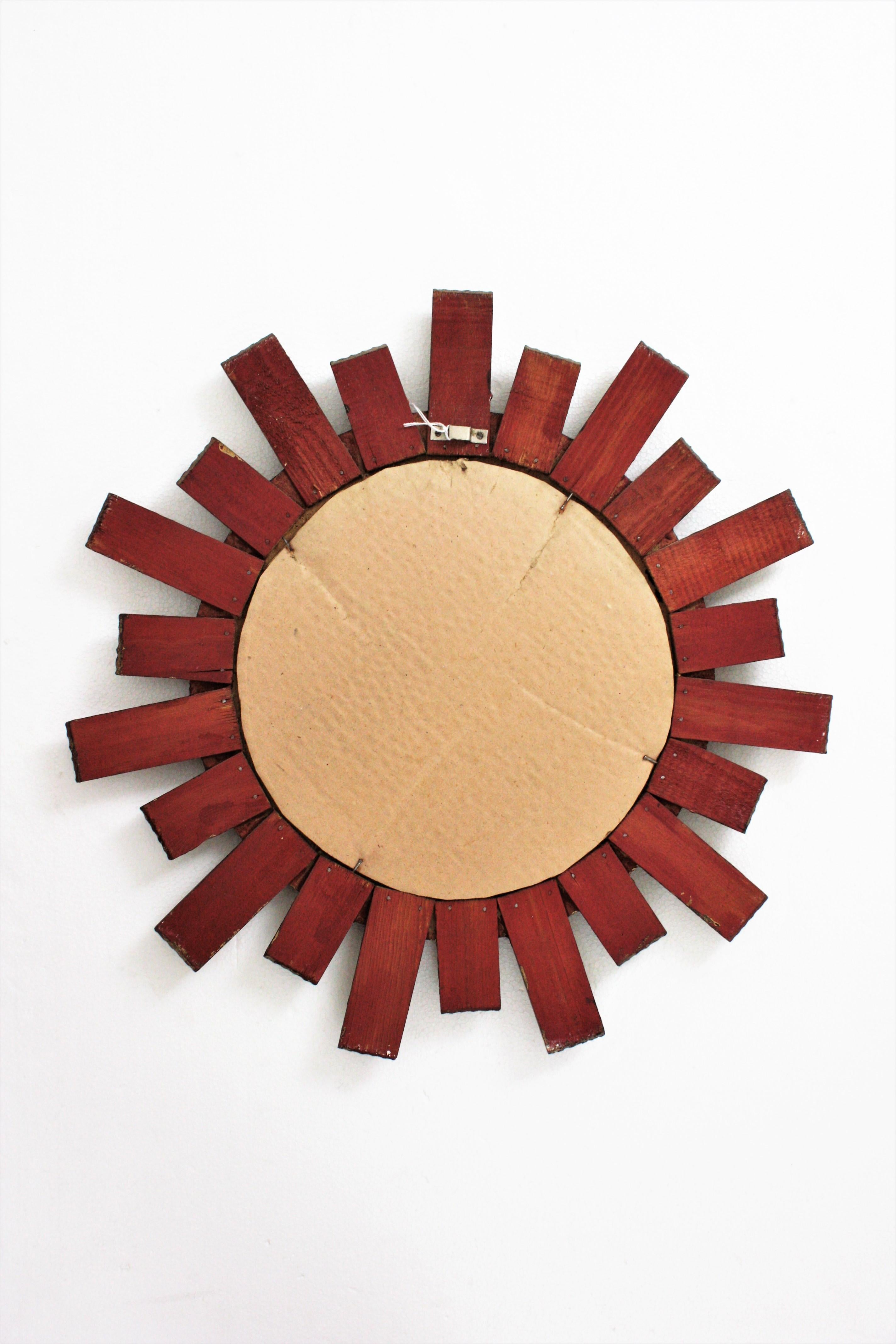 Spanish Sunburst Giltwood Mirror with Flower Details For Sale 4