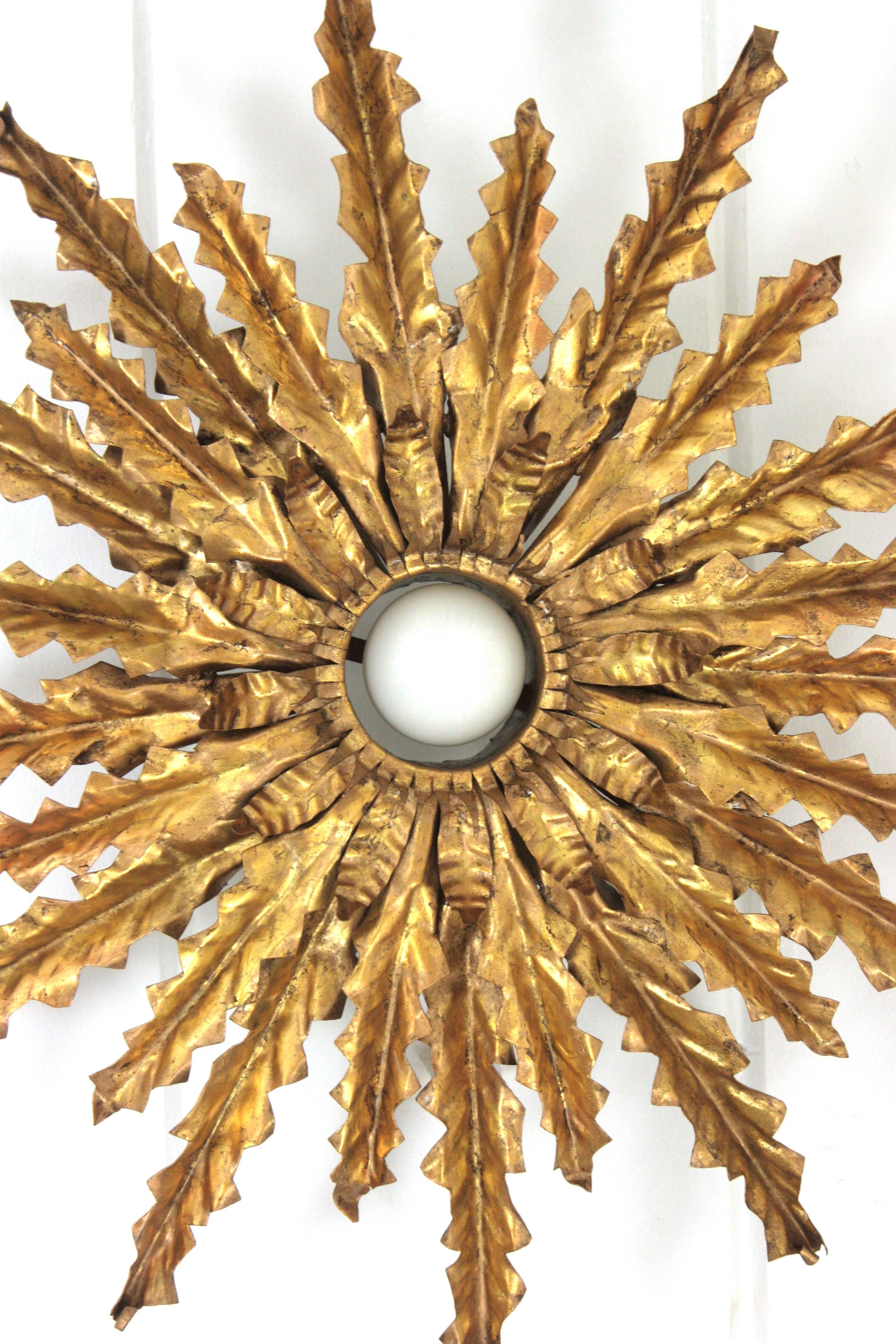 Spanish Sunburst Leafed Ceiling Light Fixture or Pendant, Gilt Iron In Good Condition For Sale In Barcelona, ES