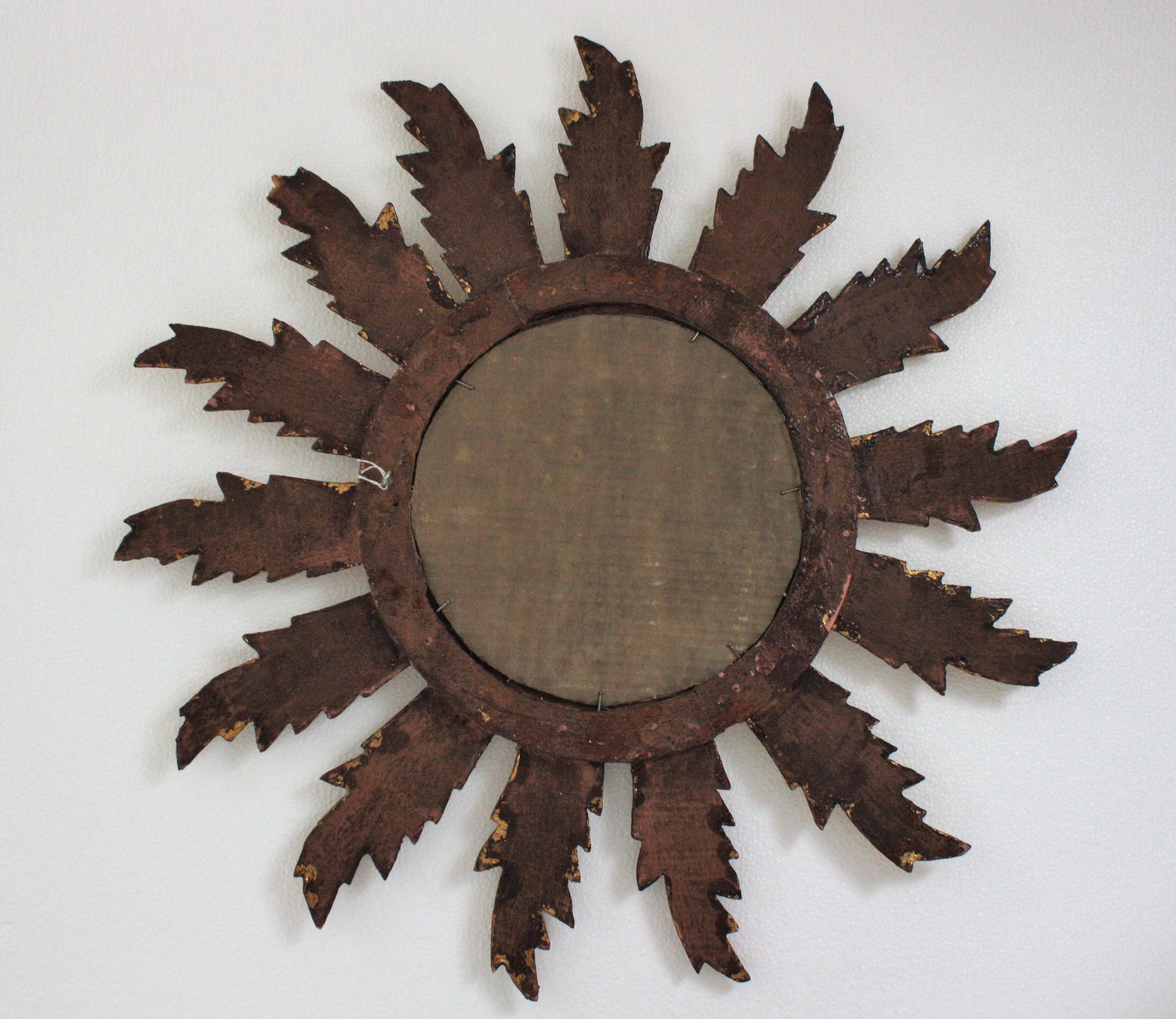Spanish Sunburst Mirror in Carved Giltwood, 1950s For Sale 6
