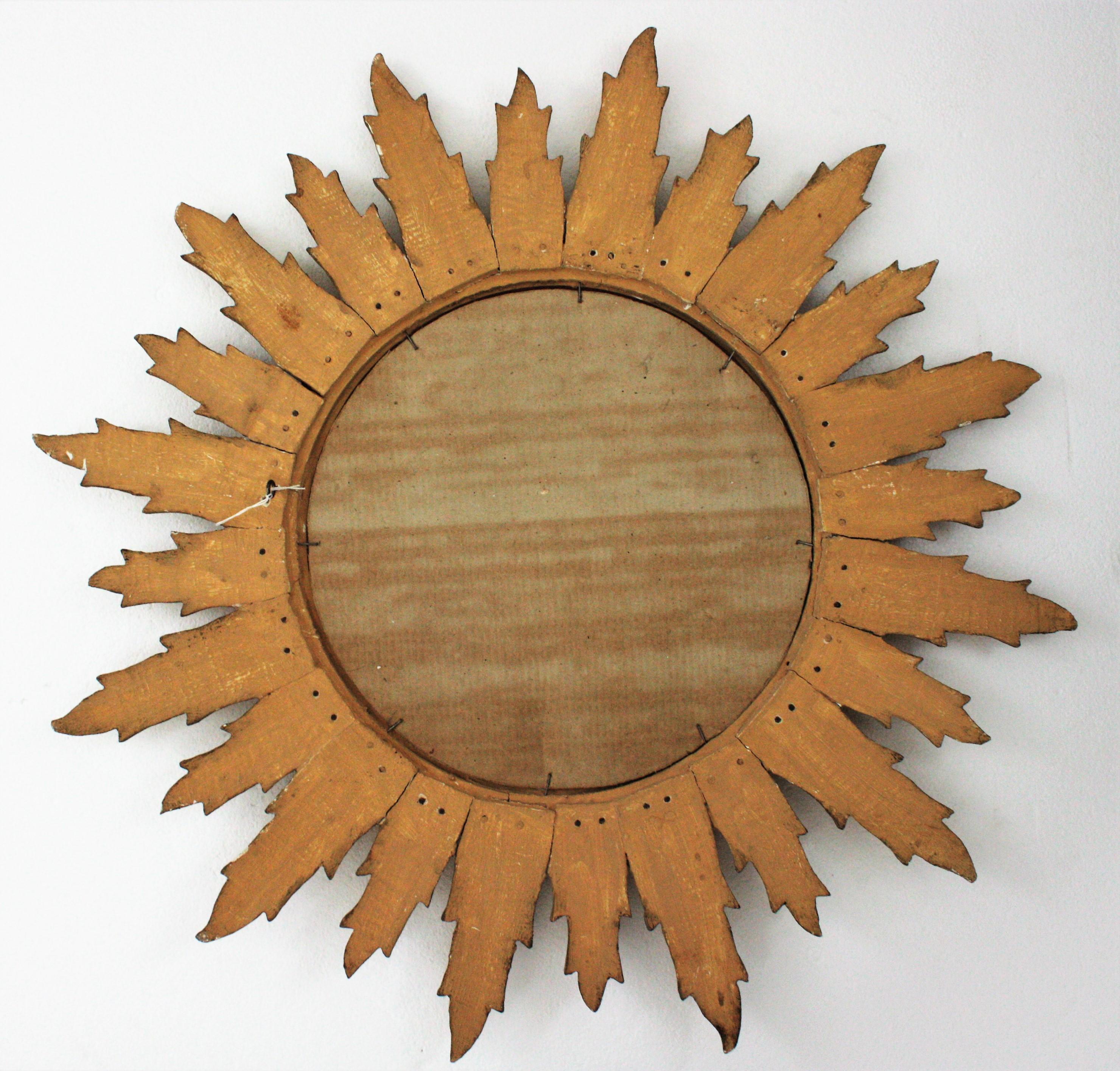 Spanish Sunburst Mirror in Carved Giltwood, 1950s For Sale 6