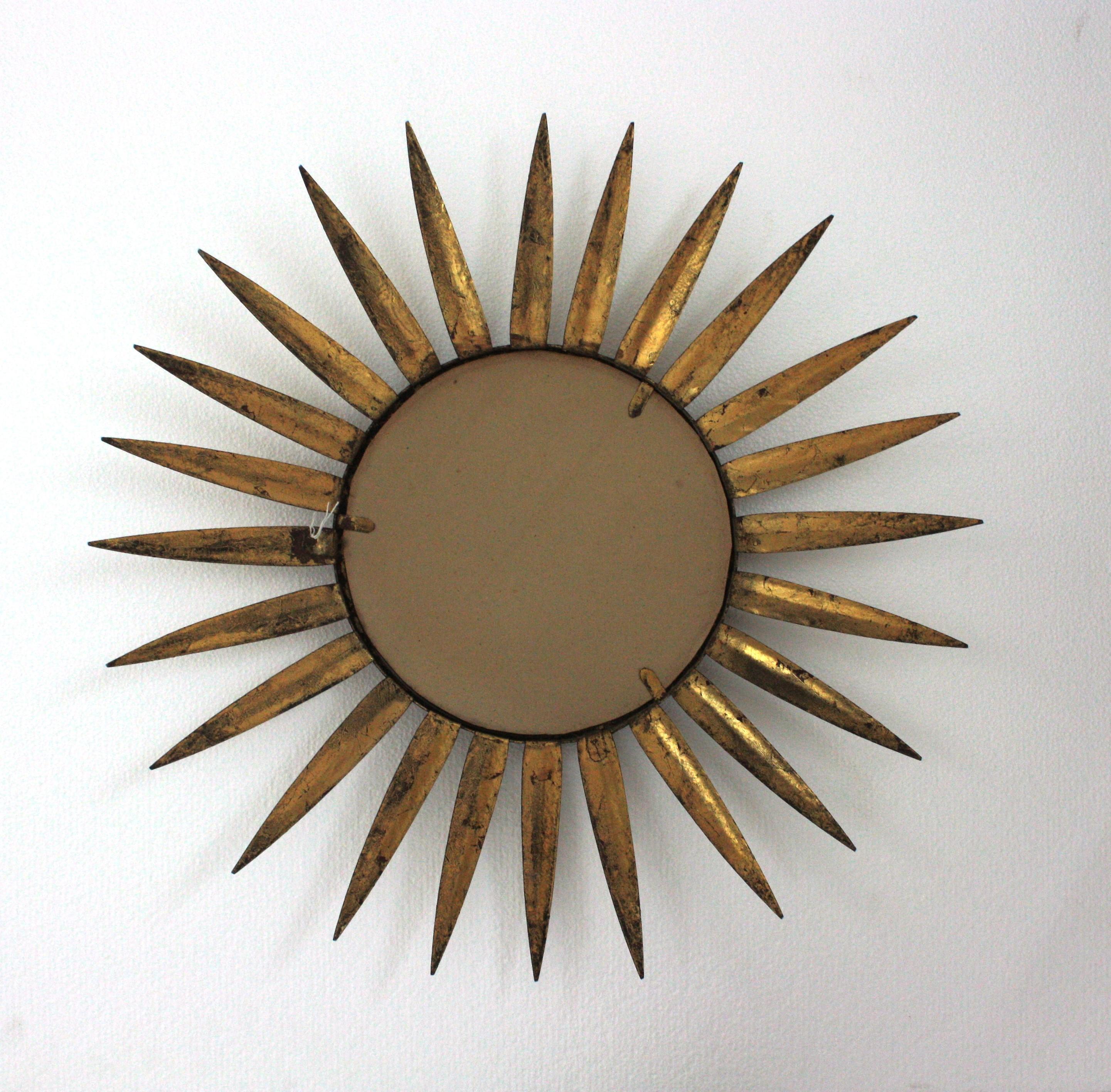 Miroir espagnol Sunburst en métal doré, verre convexe en vente 2