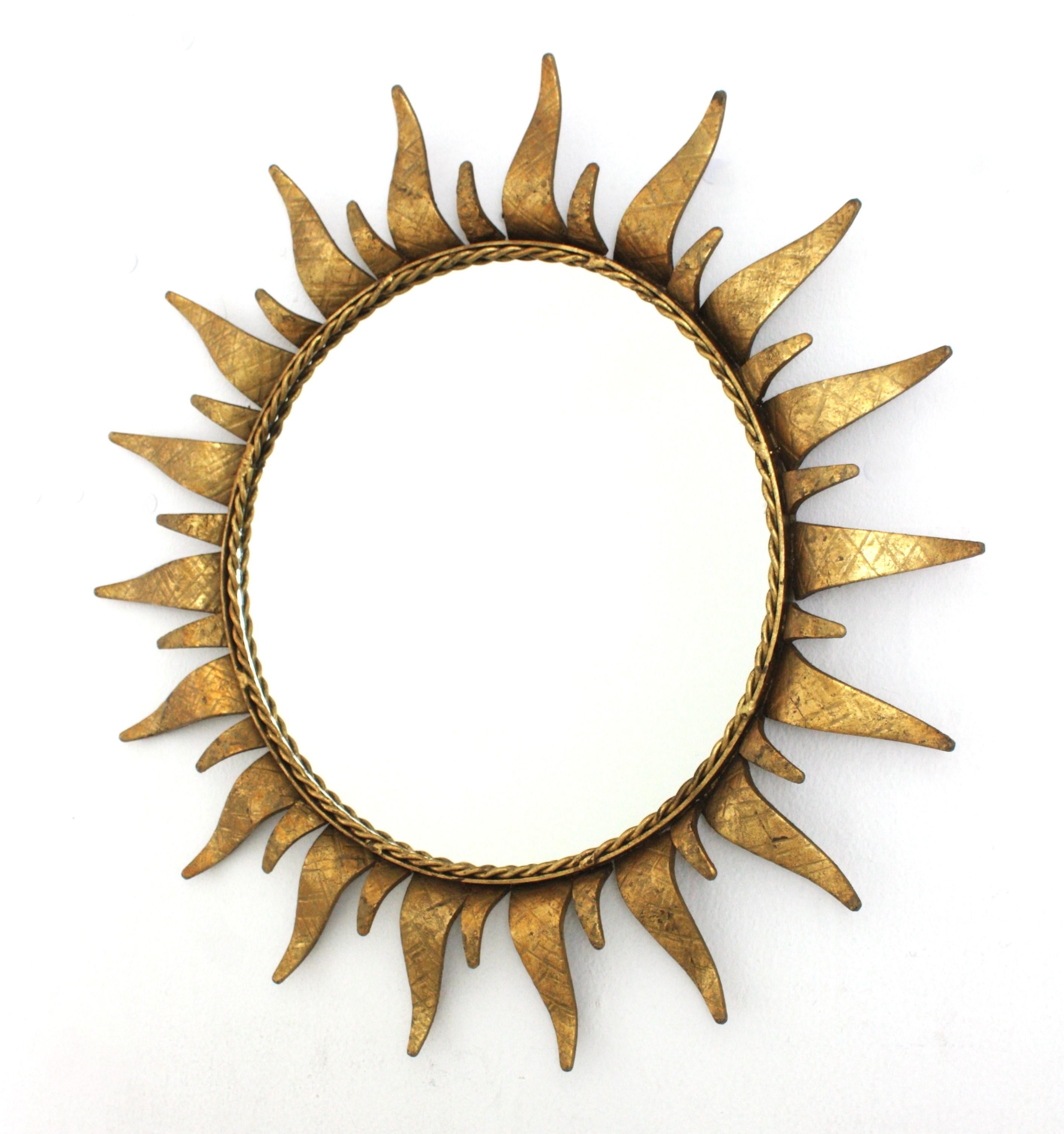 Spanish Sunburst Mirror in Gilt Wrought Iron, 1950s For Sale 2