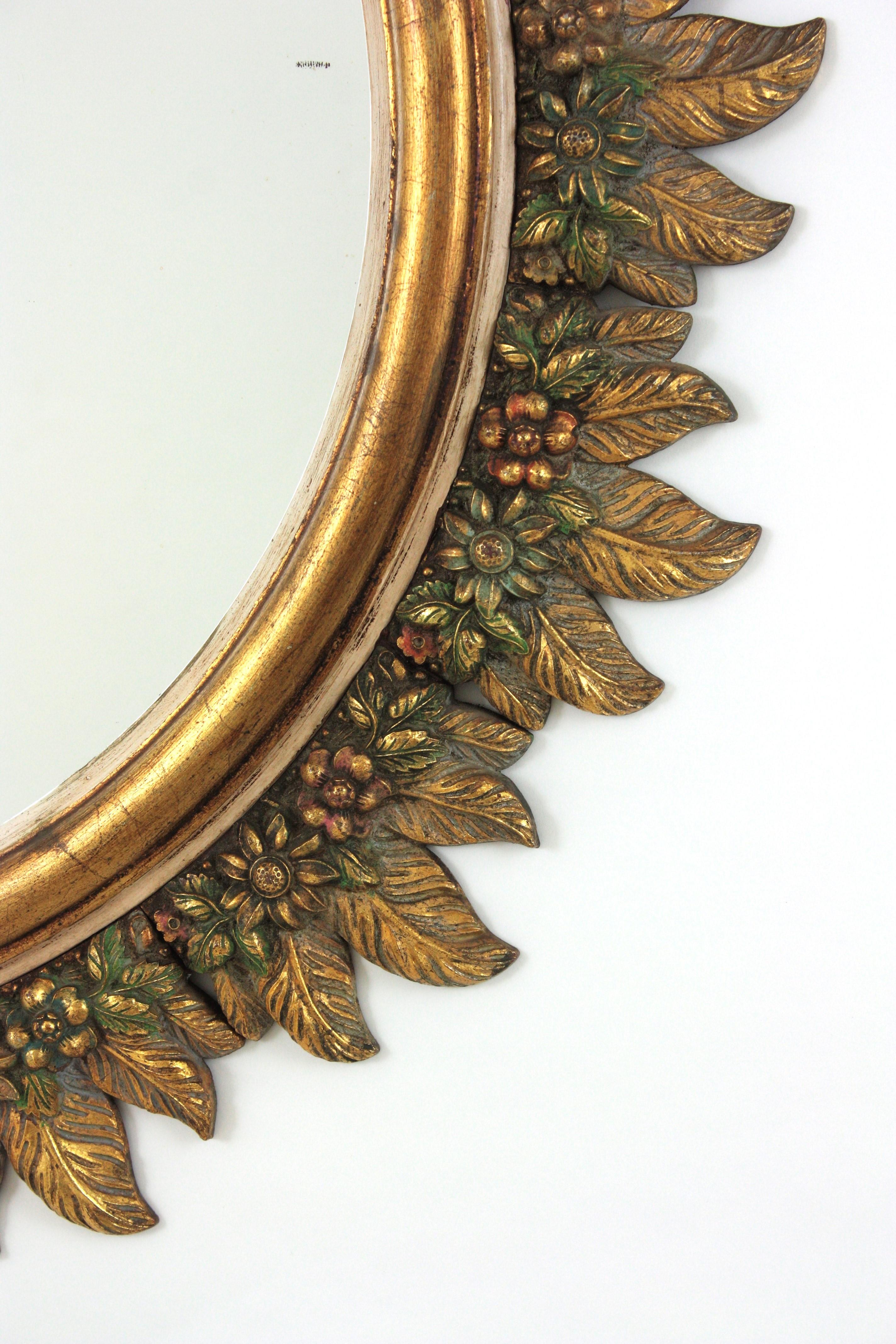 Spanish Sunburst Mirror in Giltwood with Flowers Carved Frame, 1950s in vendita 4