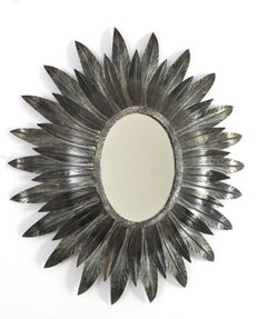 Miroir ovale Sunburst espagnol en métal argenté