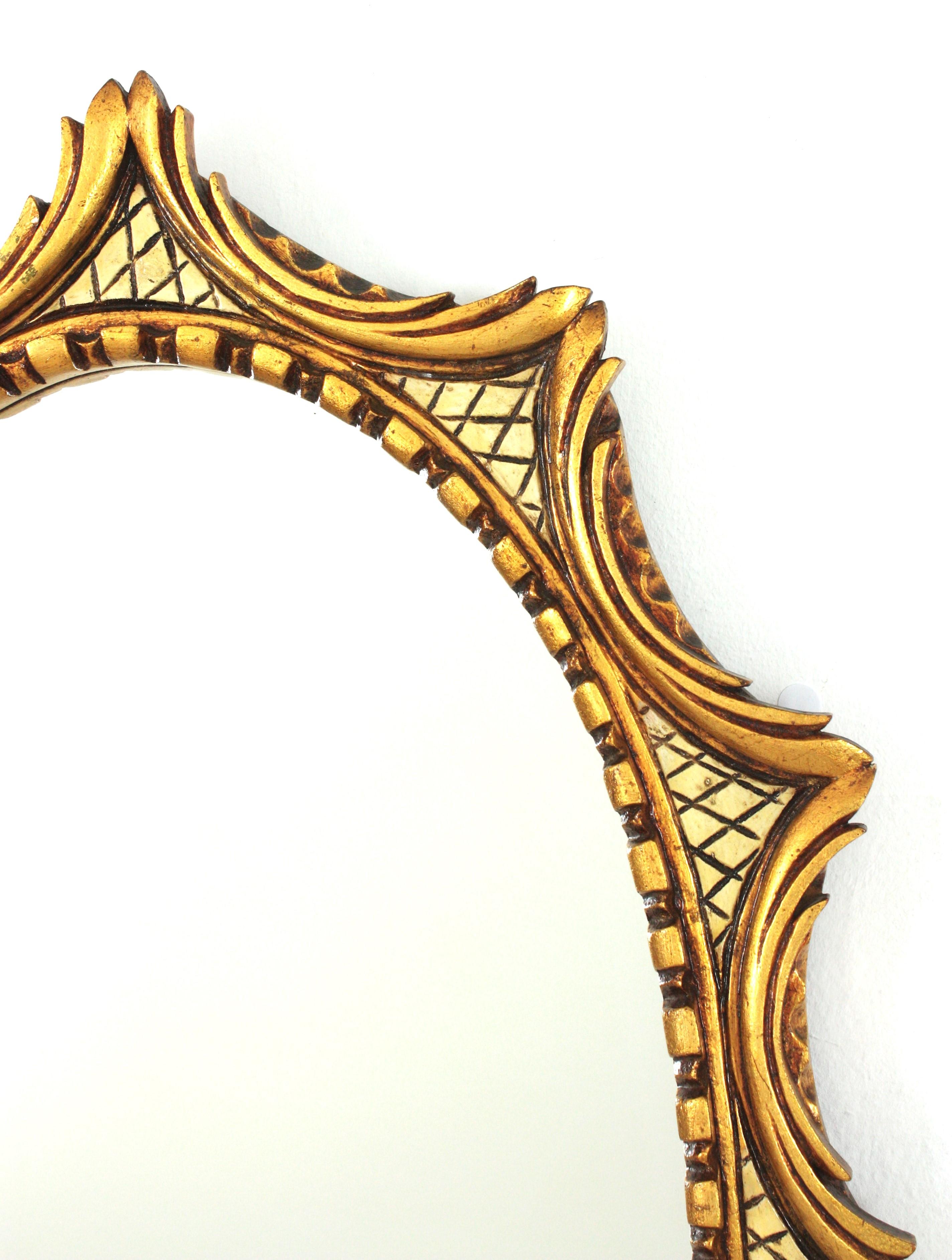 Spanischer ovaler Spiegel mit Sonnenschliff, vergoldetes und beigefarbenes geschnitztes Holz, 1950er Jahre im Angebot 5