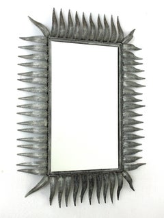 Miroir rectangulaire espagnol en forme de soleil, métal doré à l'argent, années 1950
