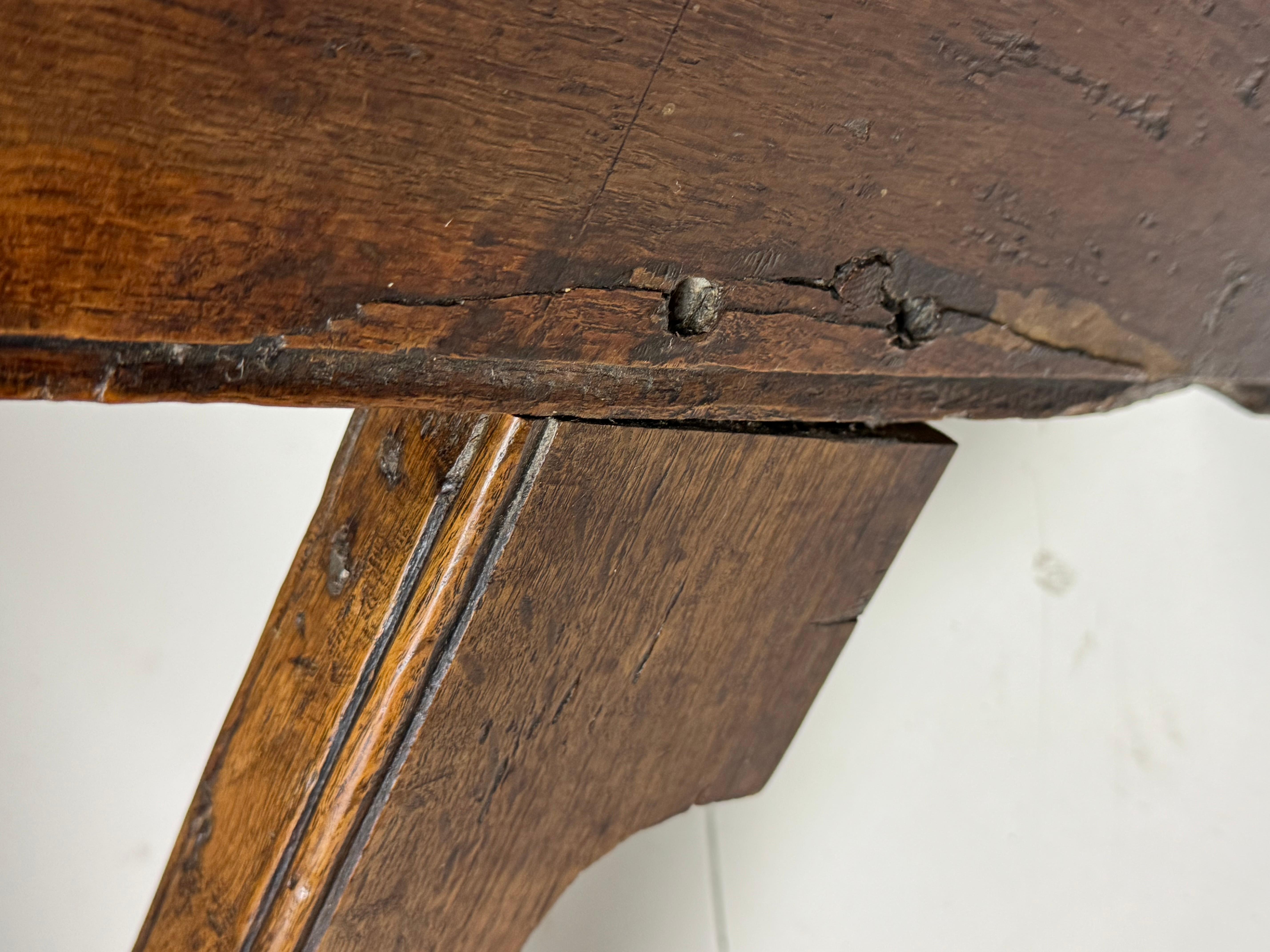 Table espagnole, XVIIIe siècle antique en vente 4