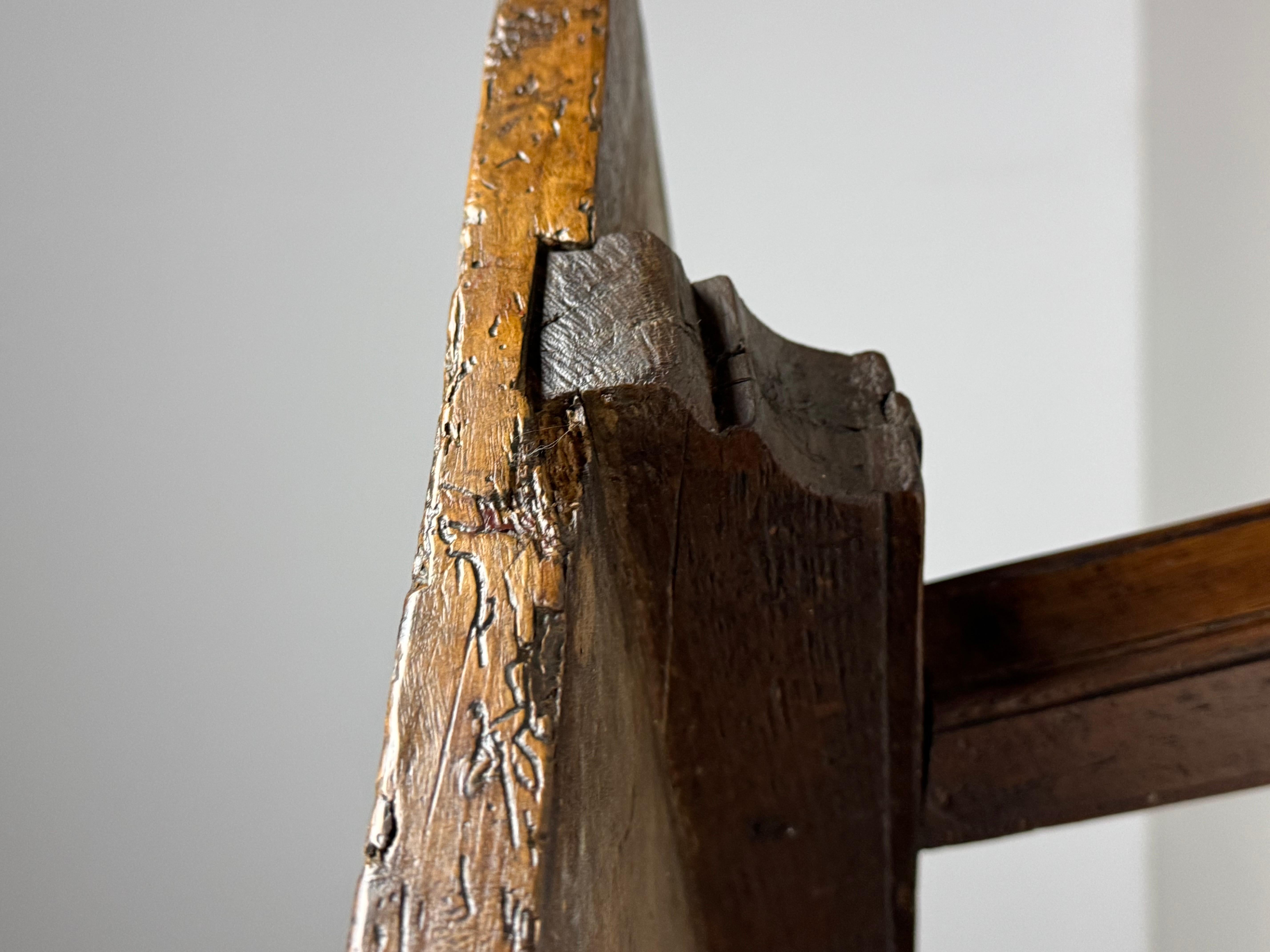 Table espagnole, XVIIIe siècle antique en vente 5