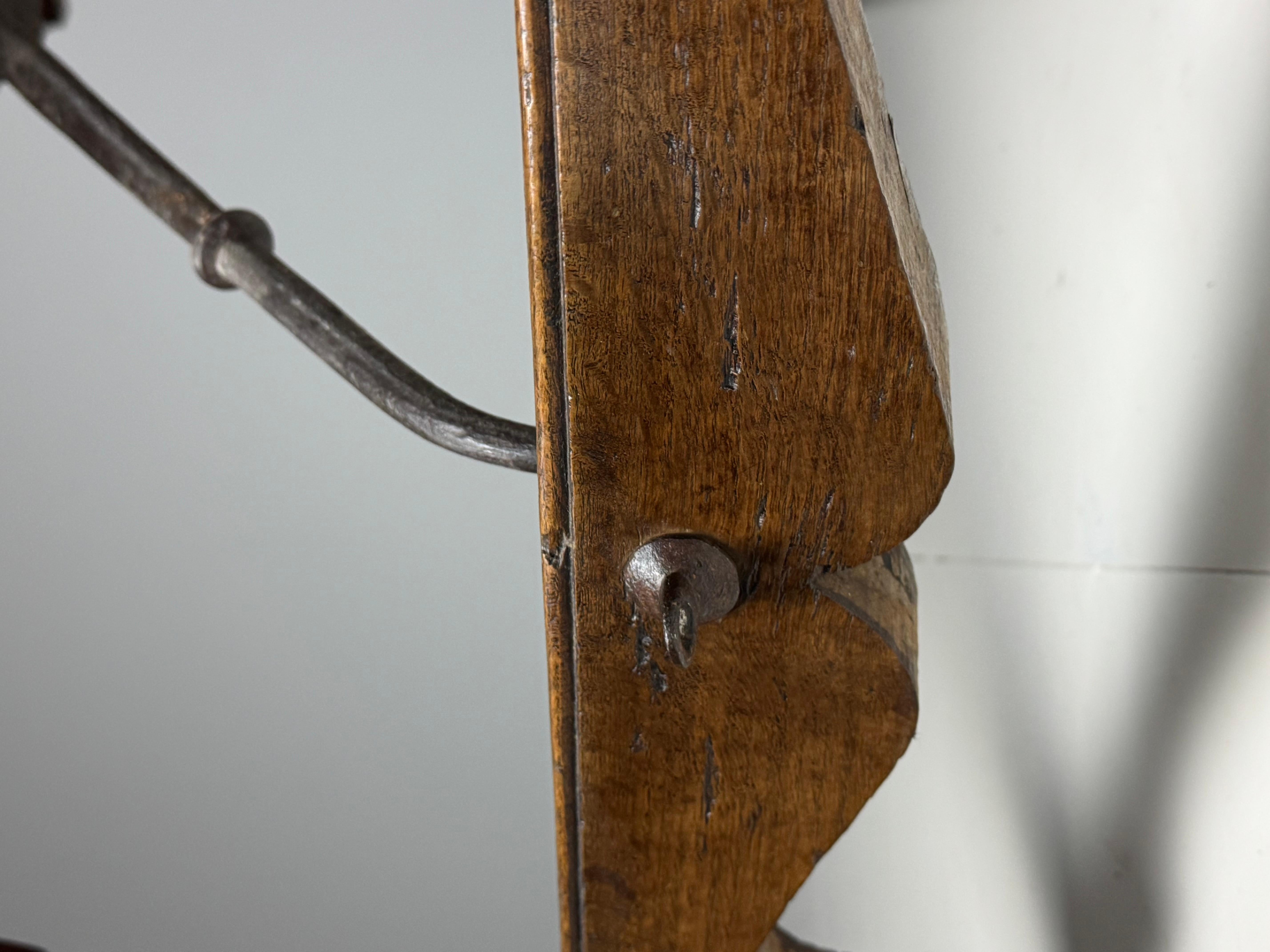 Table espagnole, XVIIIe siècle antique en vente 9