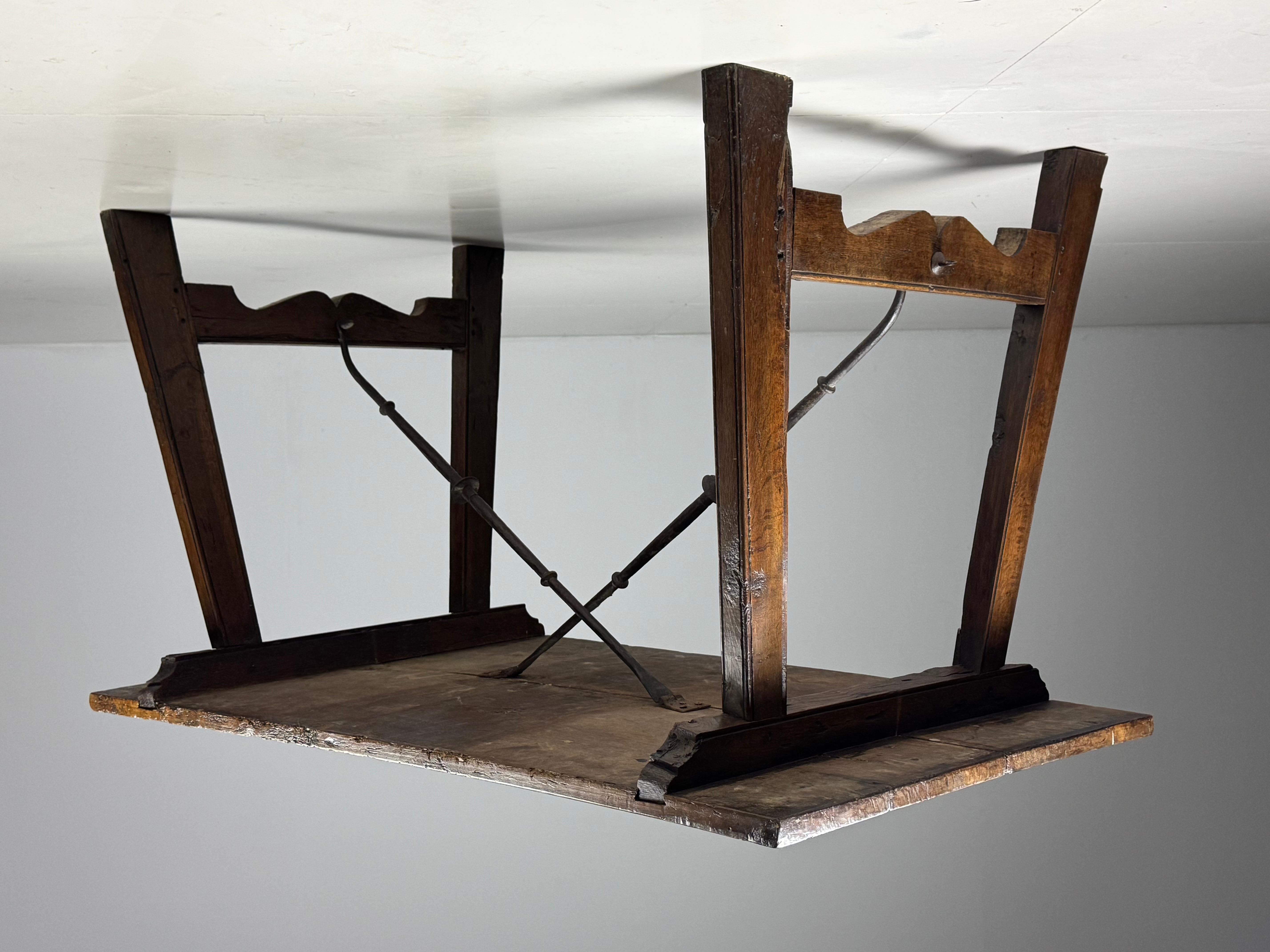 Autre Table espagnole, XVIIIe siècle antique en vente