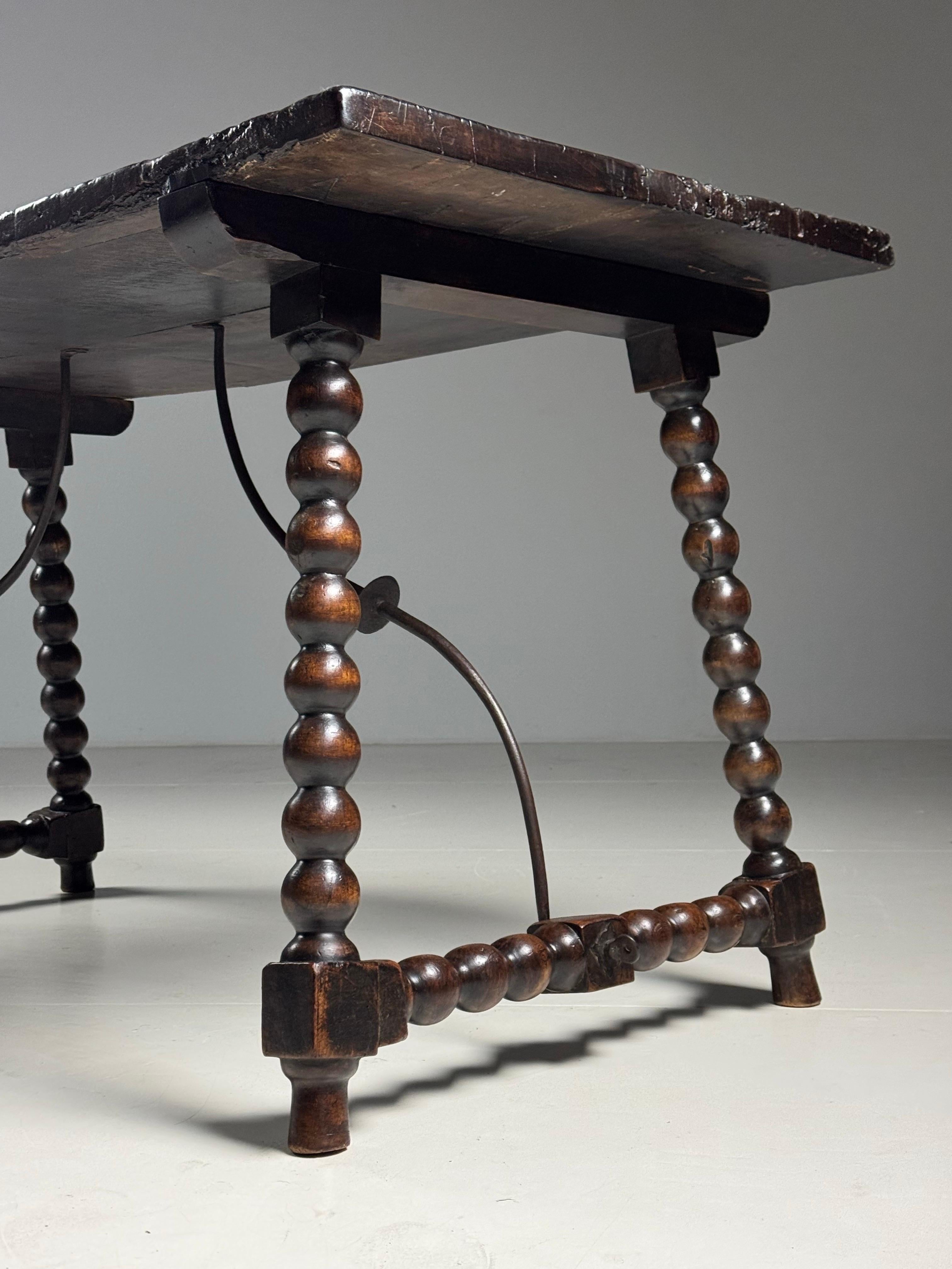 Spanish Table Bobbin 18th century For Sale 5