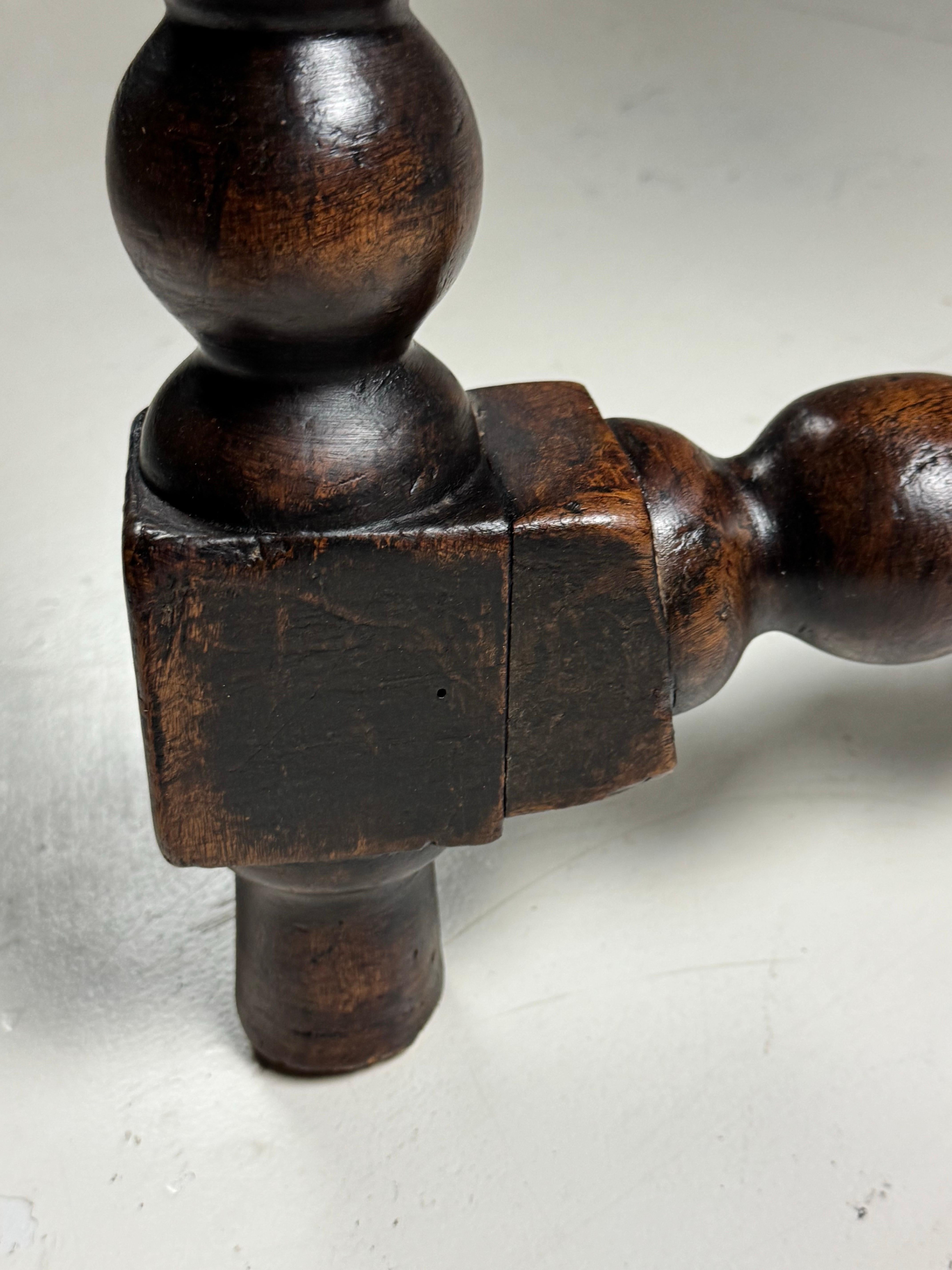 Spanish Table Bobbin 18th century For Sale 12