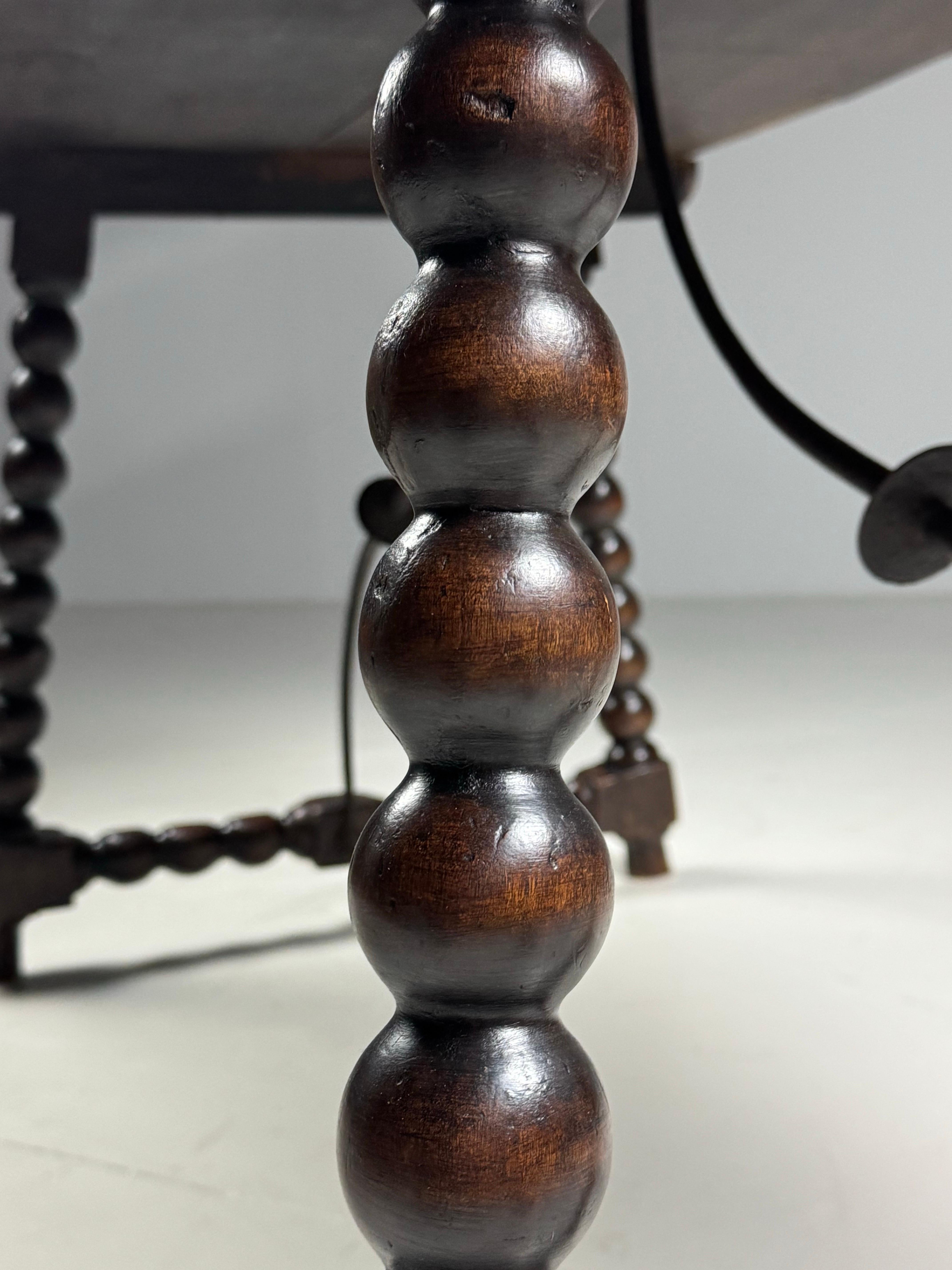 Spanish Table Bobbin 18th century For Sale 13