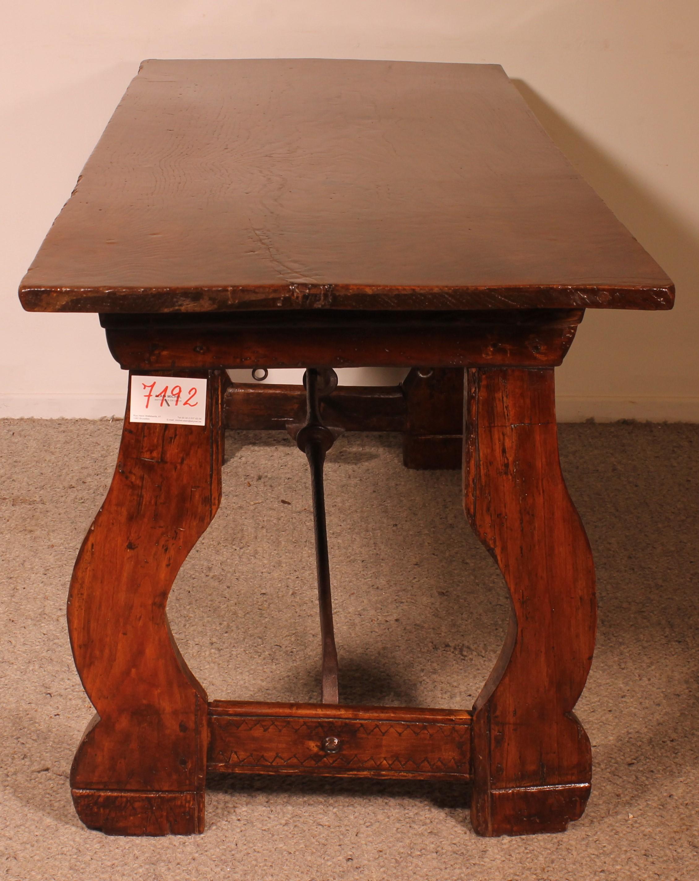 Spanish Table From The 17th Century 5