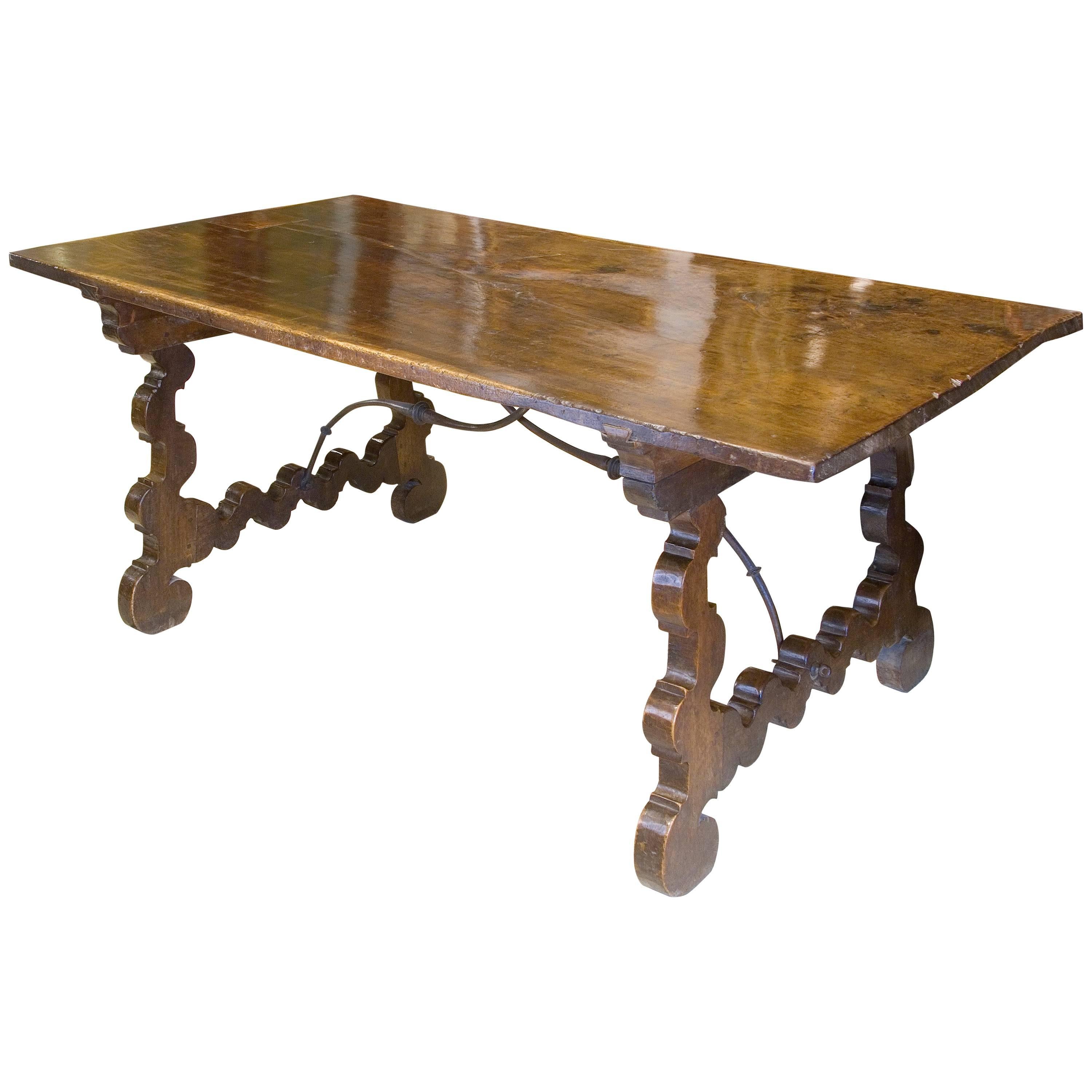 Mesa Española, Nogal, Barroco, Siglo XVII en venta
