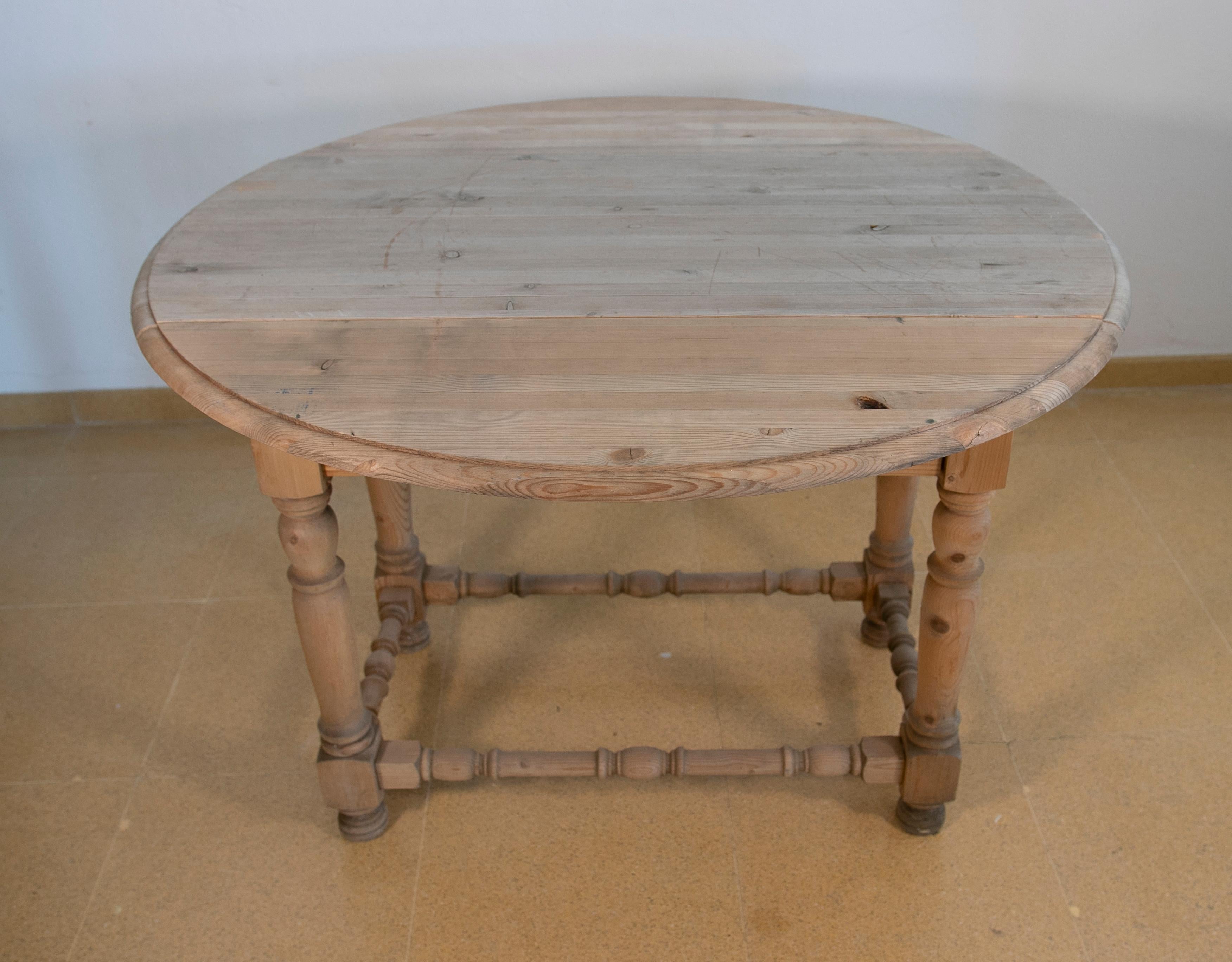 Spanish Table with Pine Wooden Wings and Drawers For Sale 8